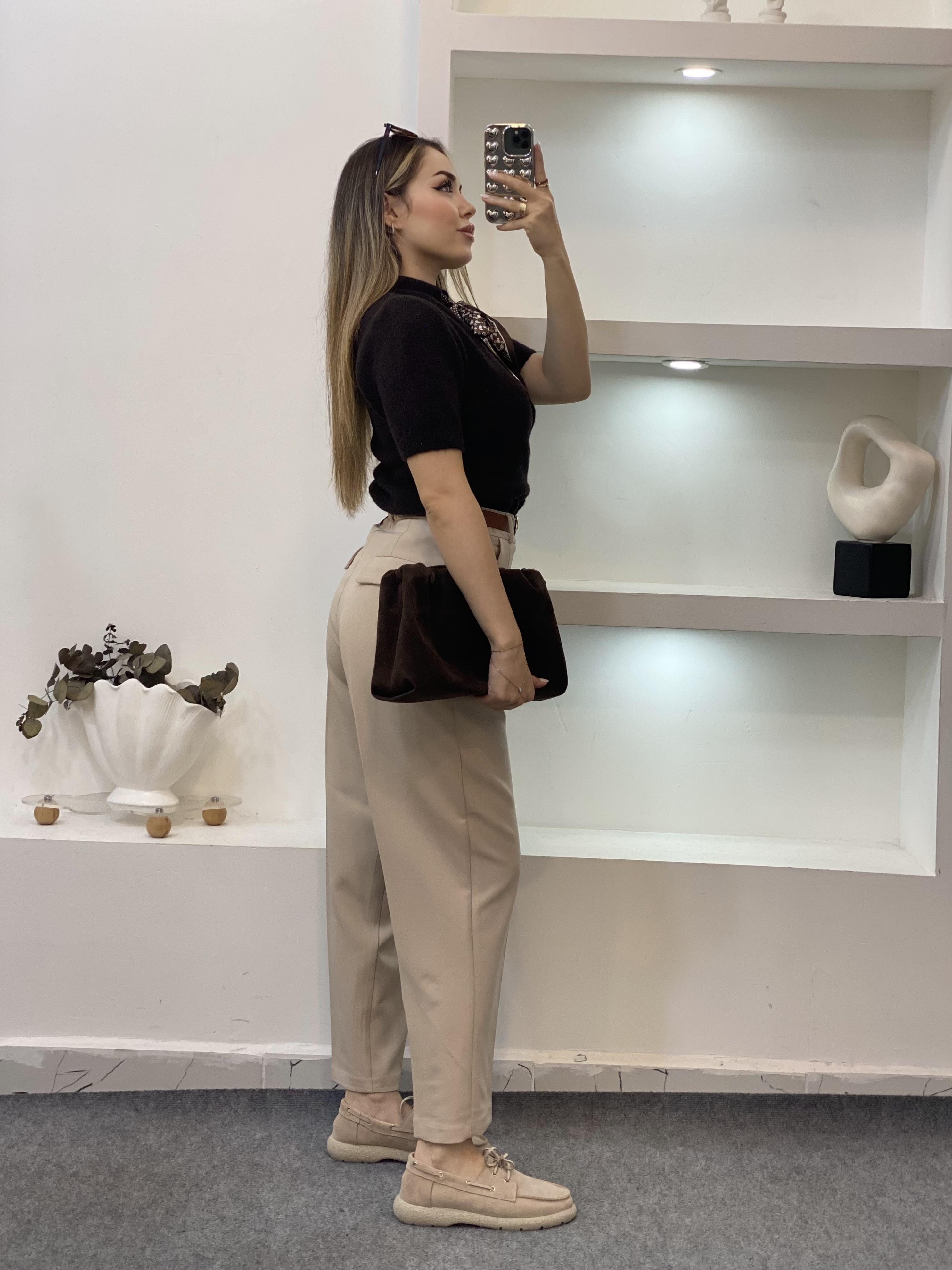 Kahve Renk Fularlı Hırka 