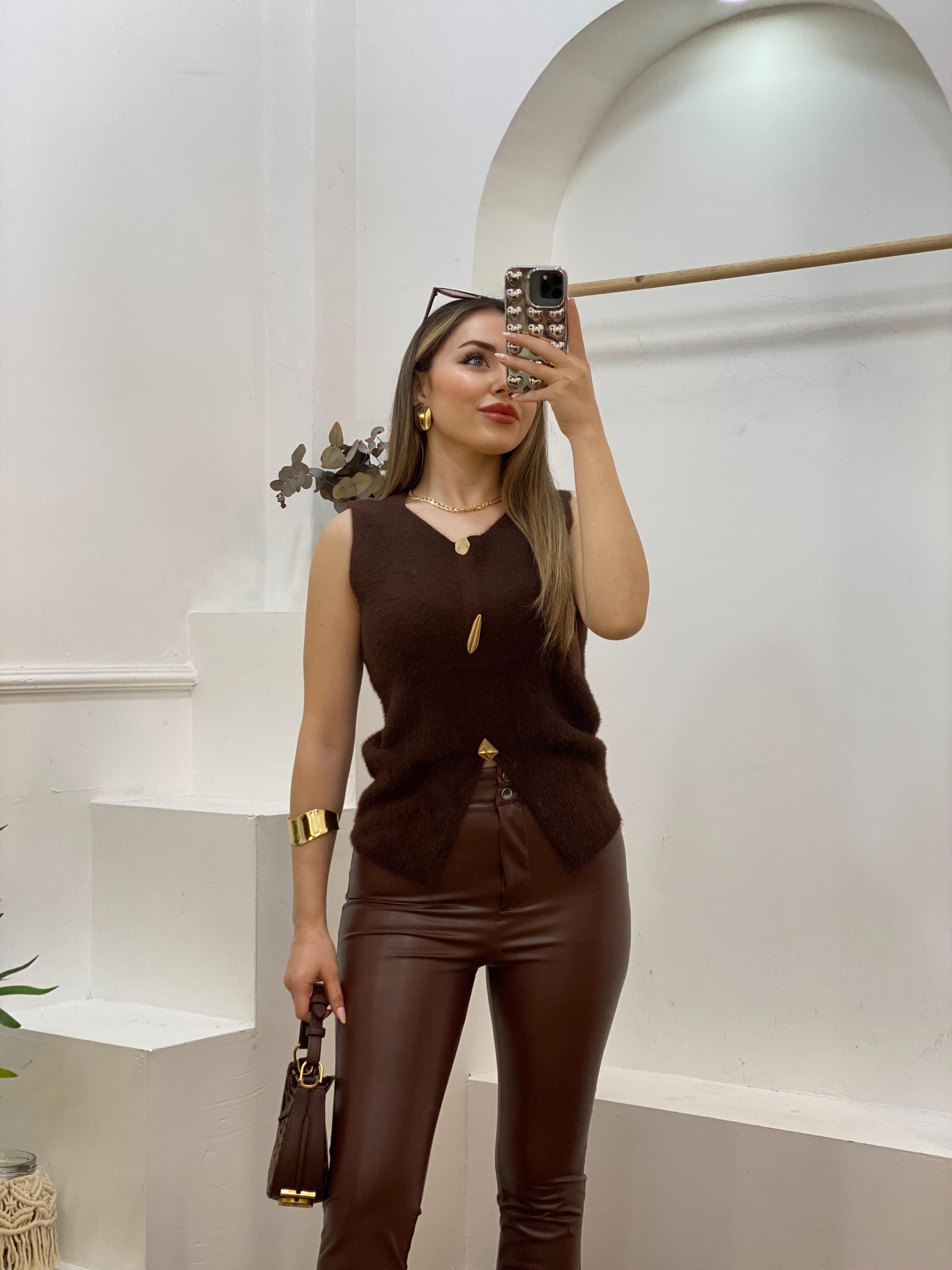Kahve Renk Gold Düğmeli Yumoş Triko 