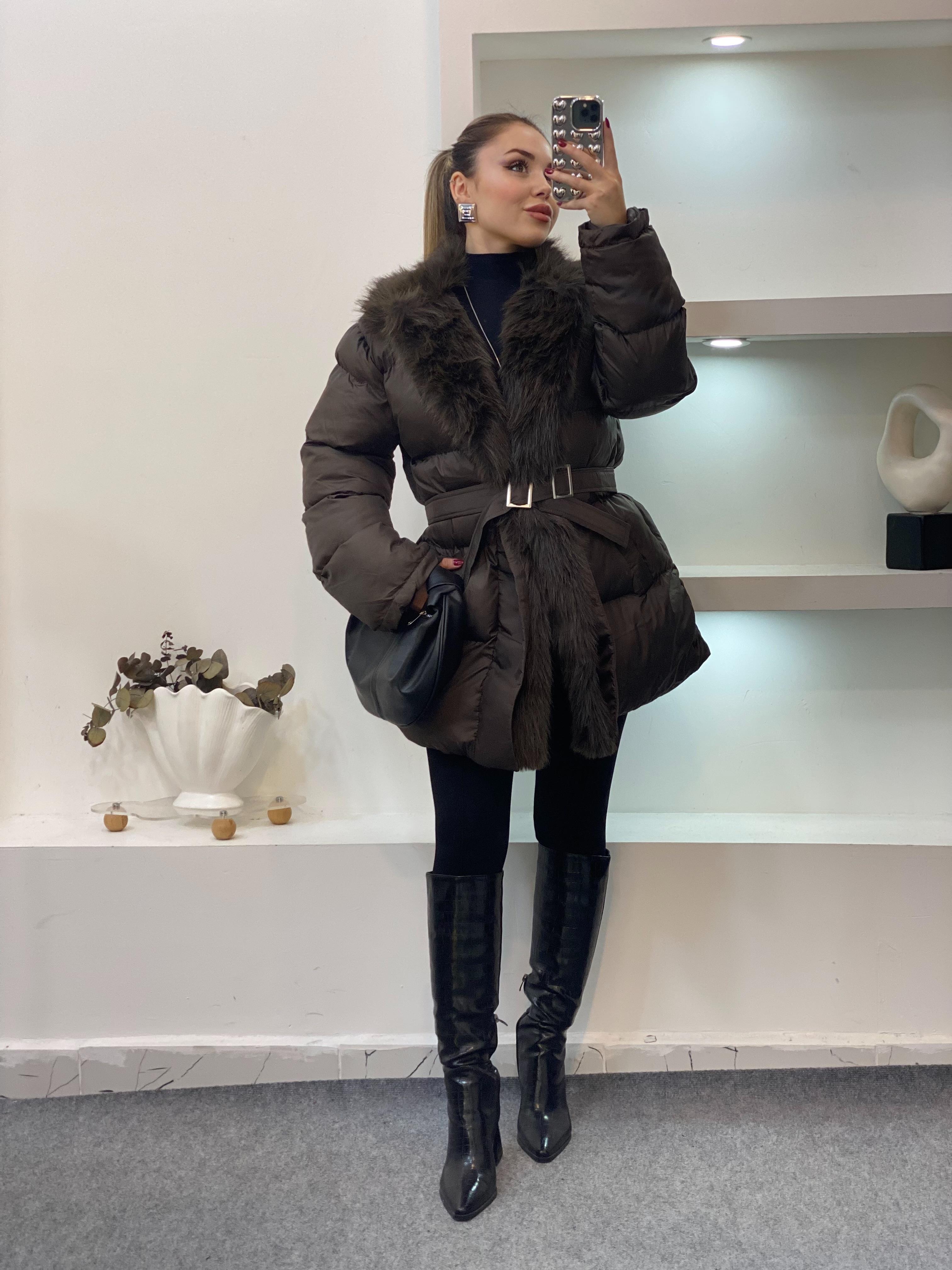 Kahve Yakası Kürklü Kemerli Model Şişme Mont