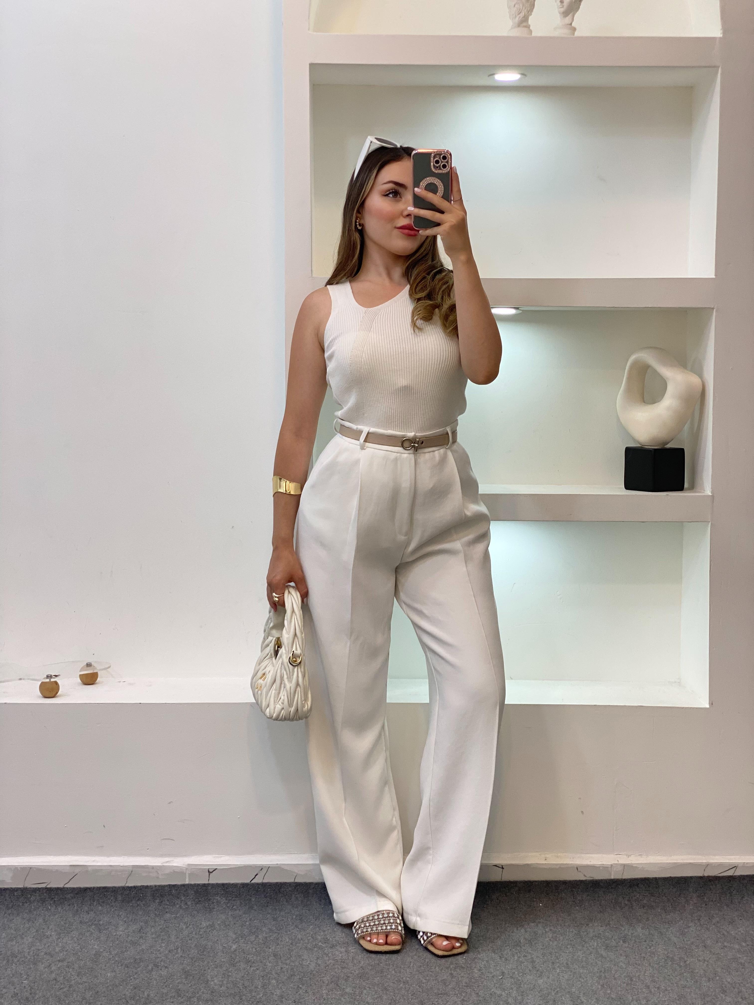 Kırık Beyaz Asimetrik Yaka Triko Bluz