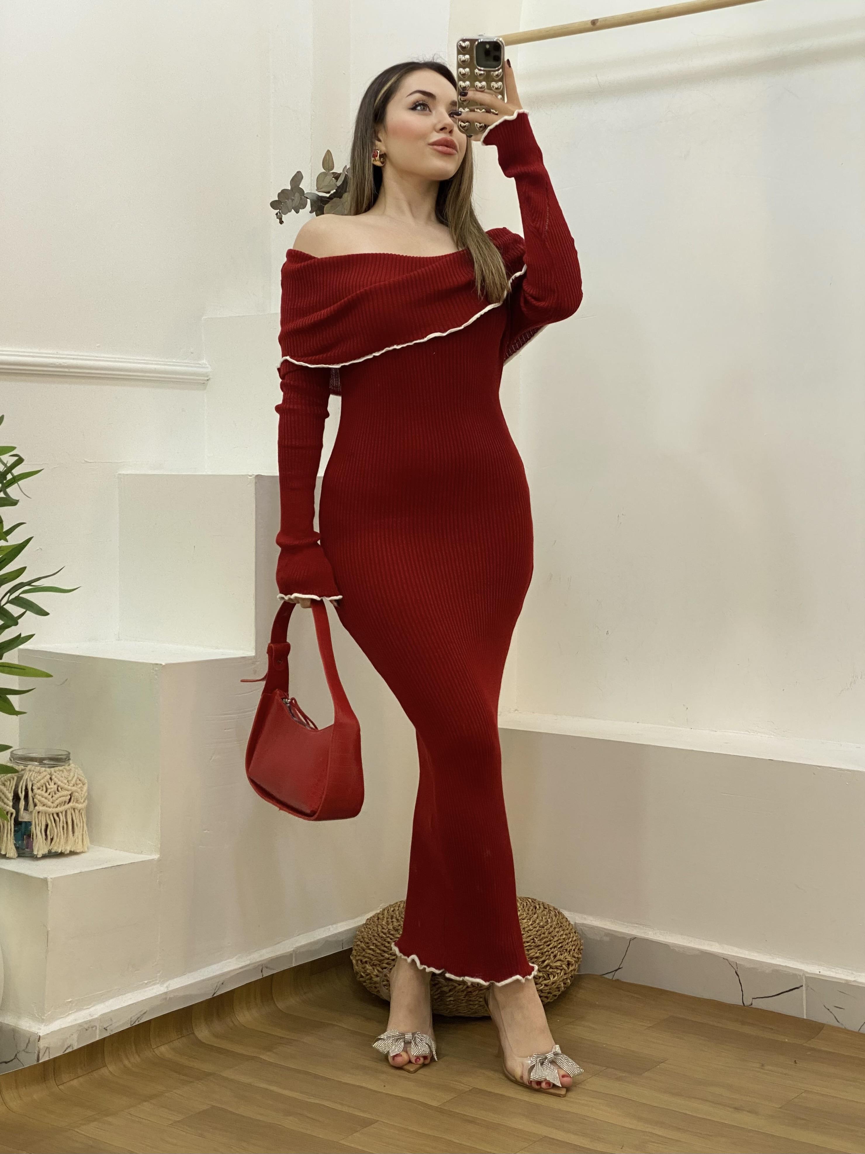 Kırmızı Madonna Yaka Triko Elbise