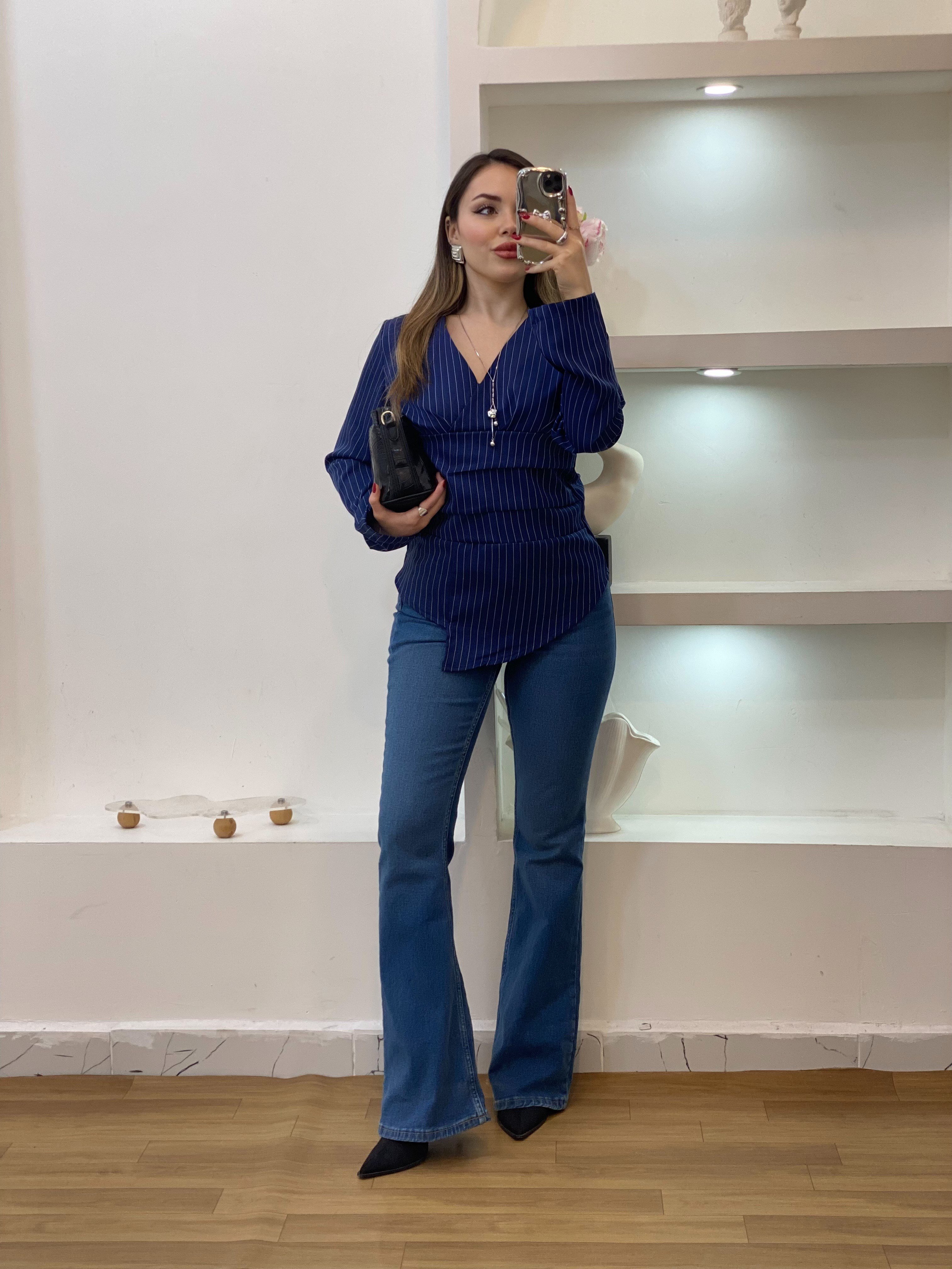 Lacivert Çizgili Asimetrik Kesim Bluz 