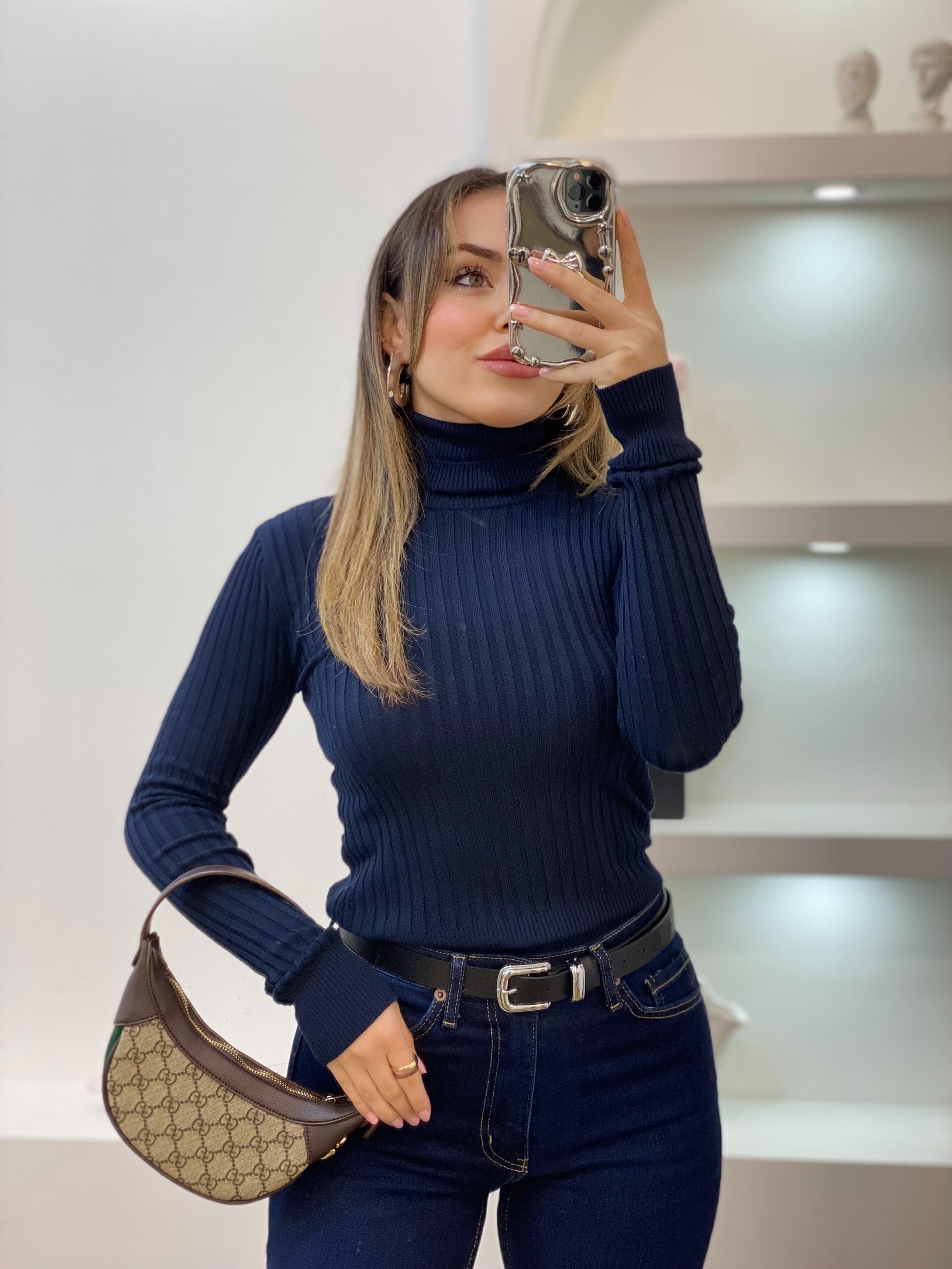 Lüx Kalite Lacivert Renk Balıkçı Yaka Triko