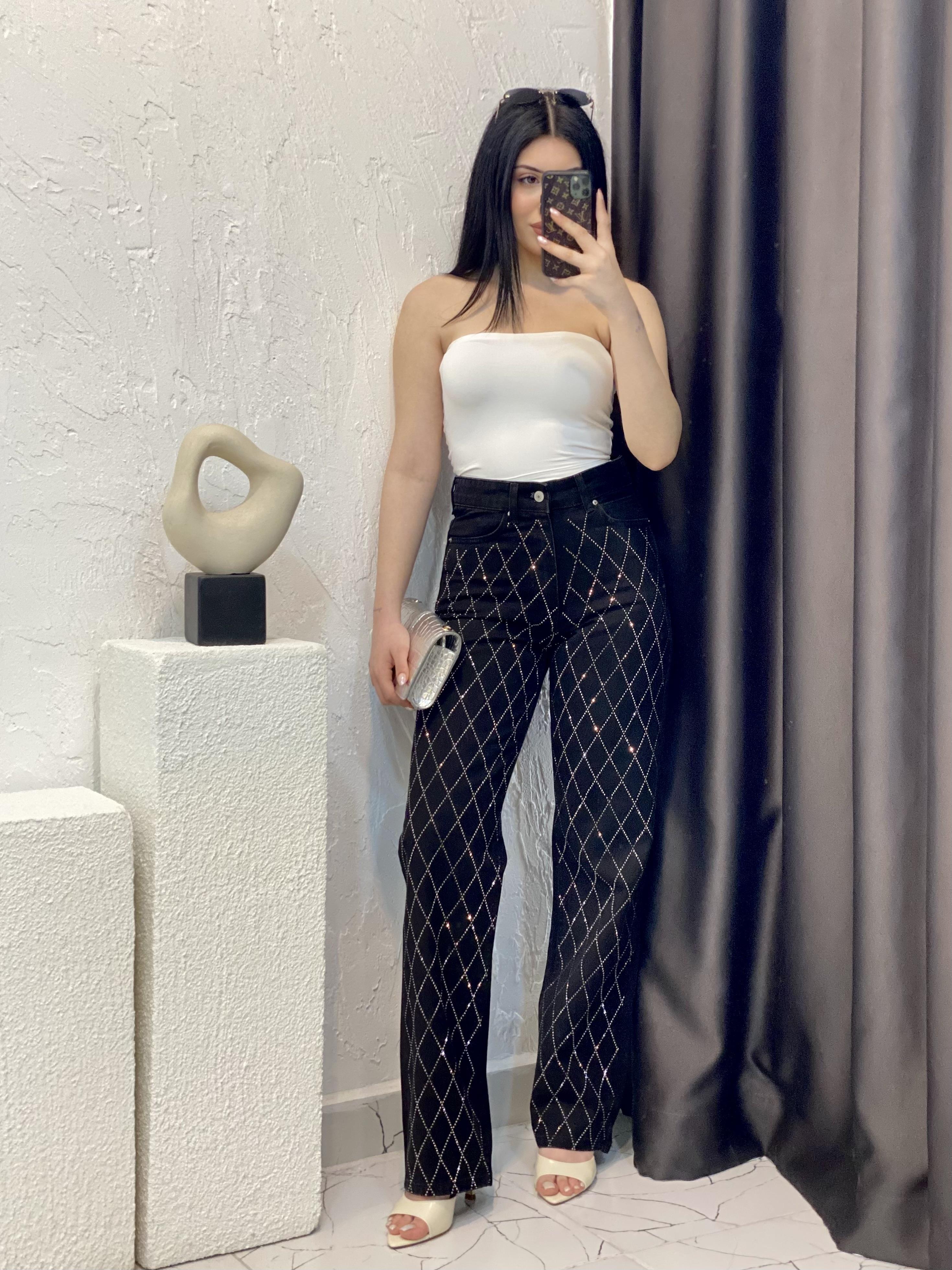 Marka Model Siyah Taşlı Jean 