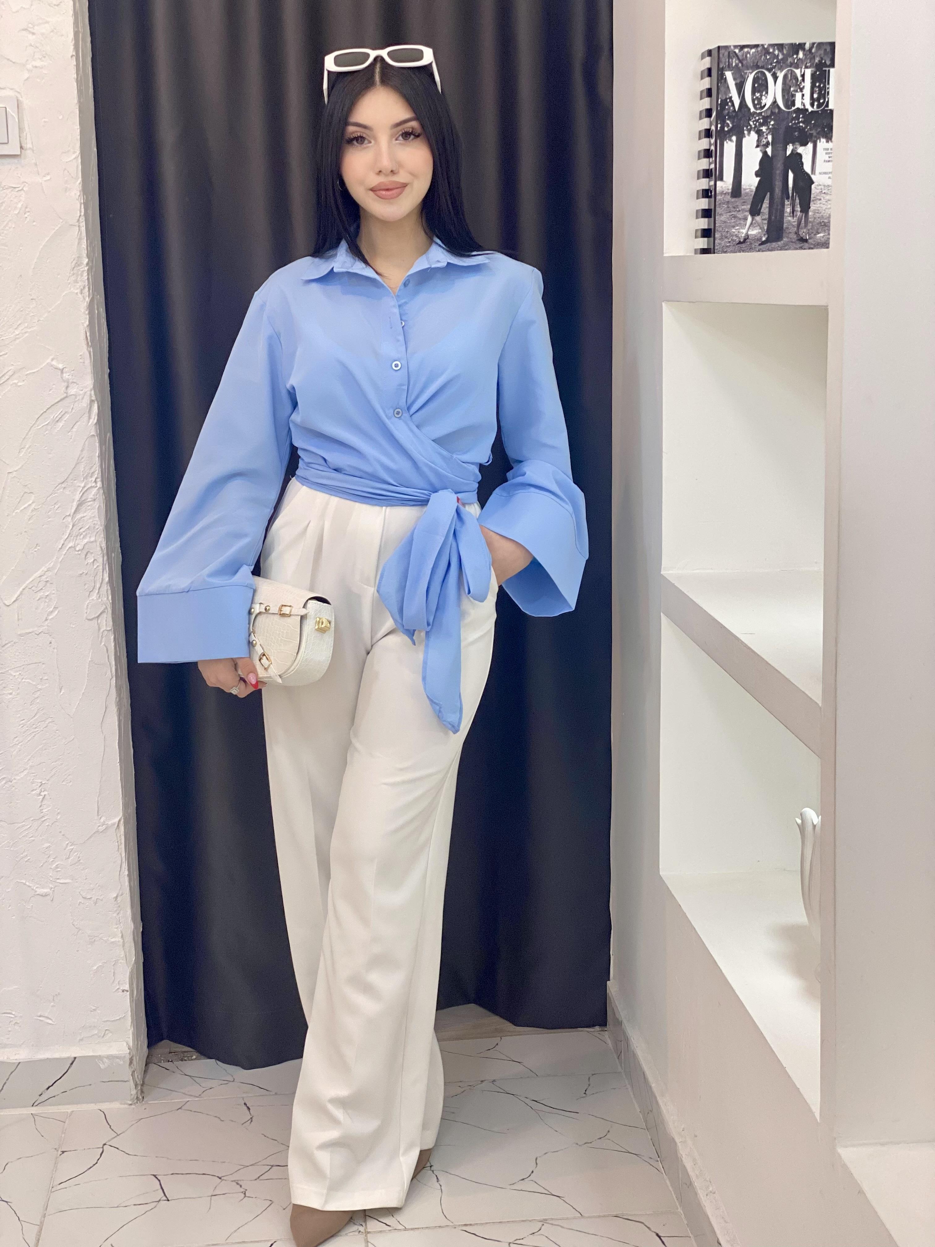 Mavi Bağlamalı Model Gömlek 