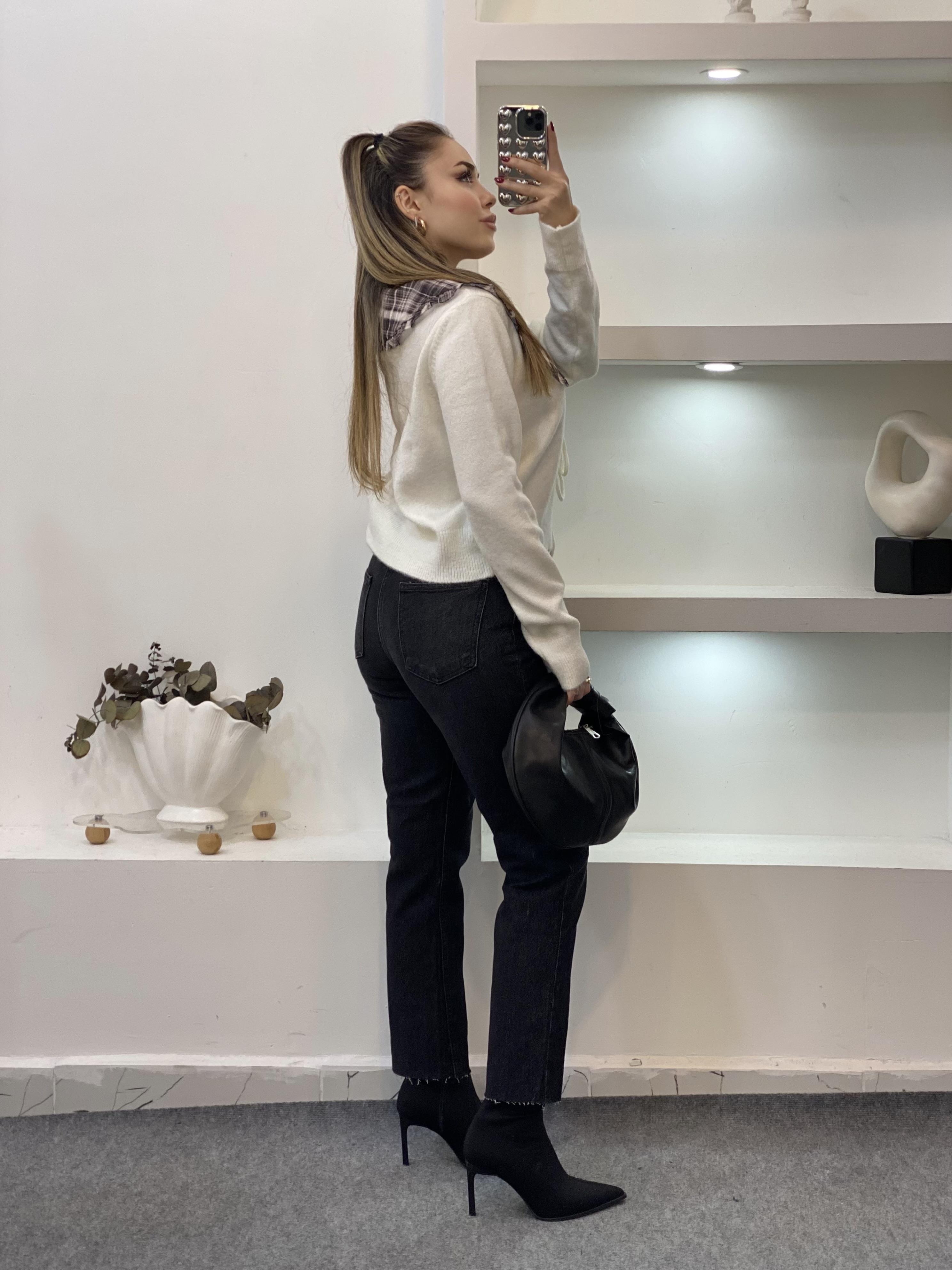Nisan Marka Yaka Detaylı Triko Hırka 