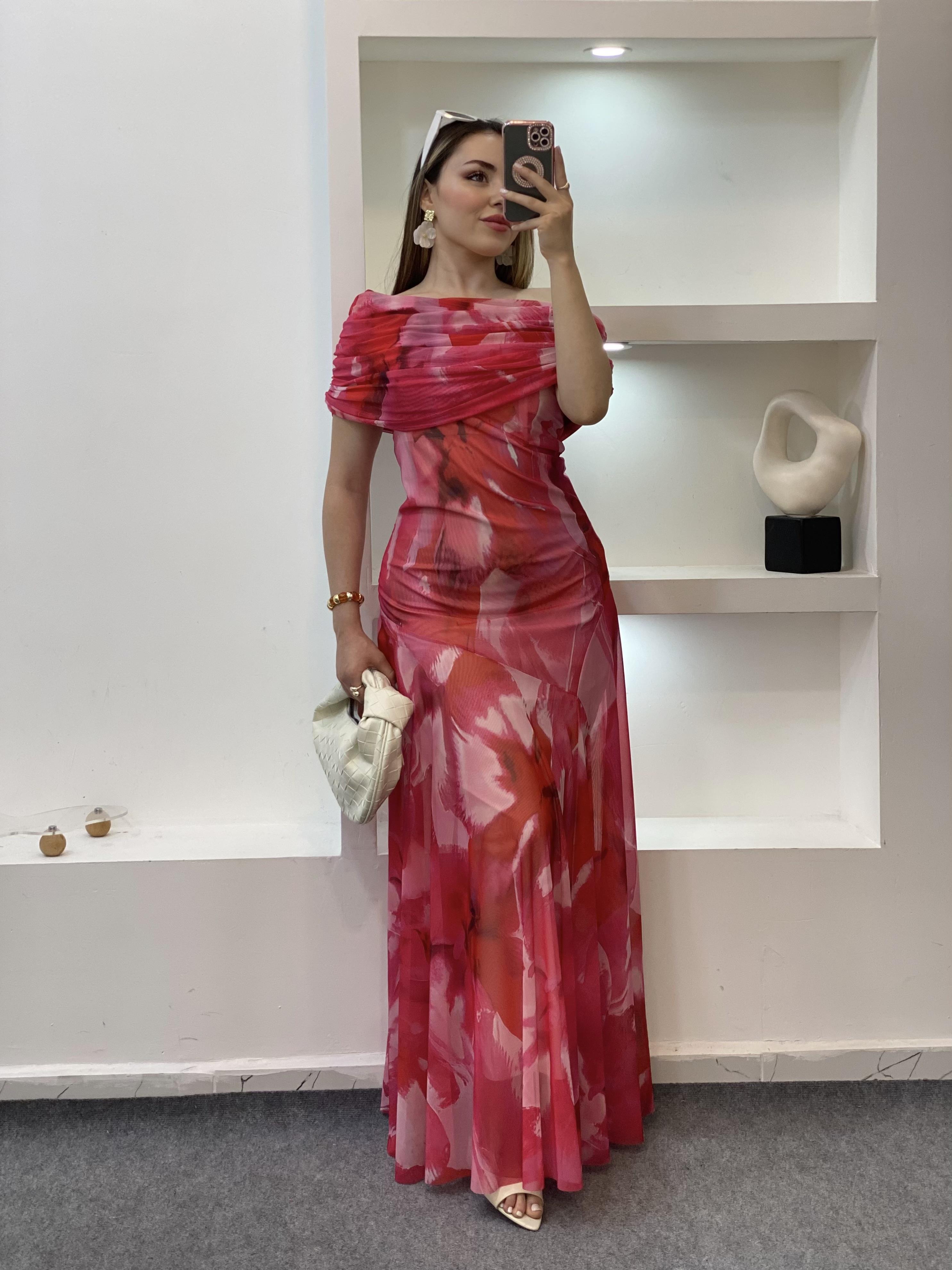 Pembe Desenli Kayık Yaka Şifon Elbise