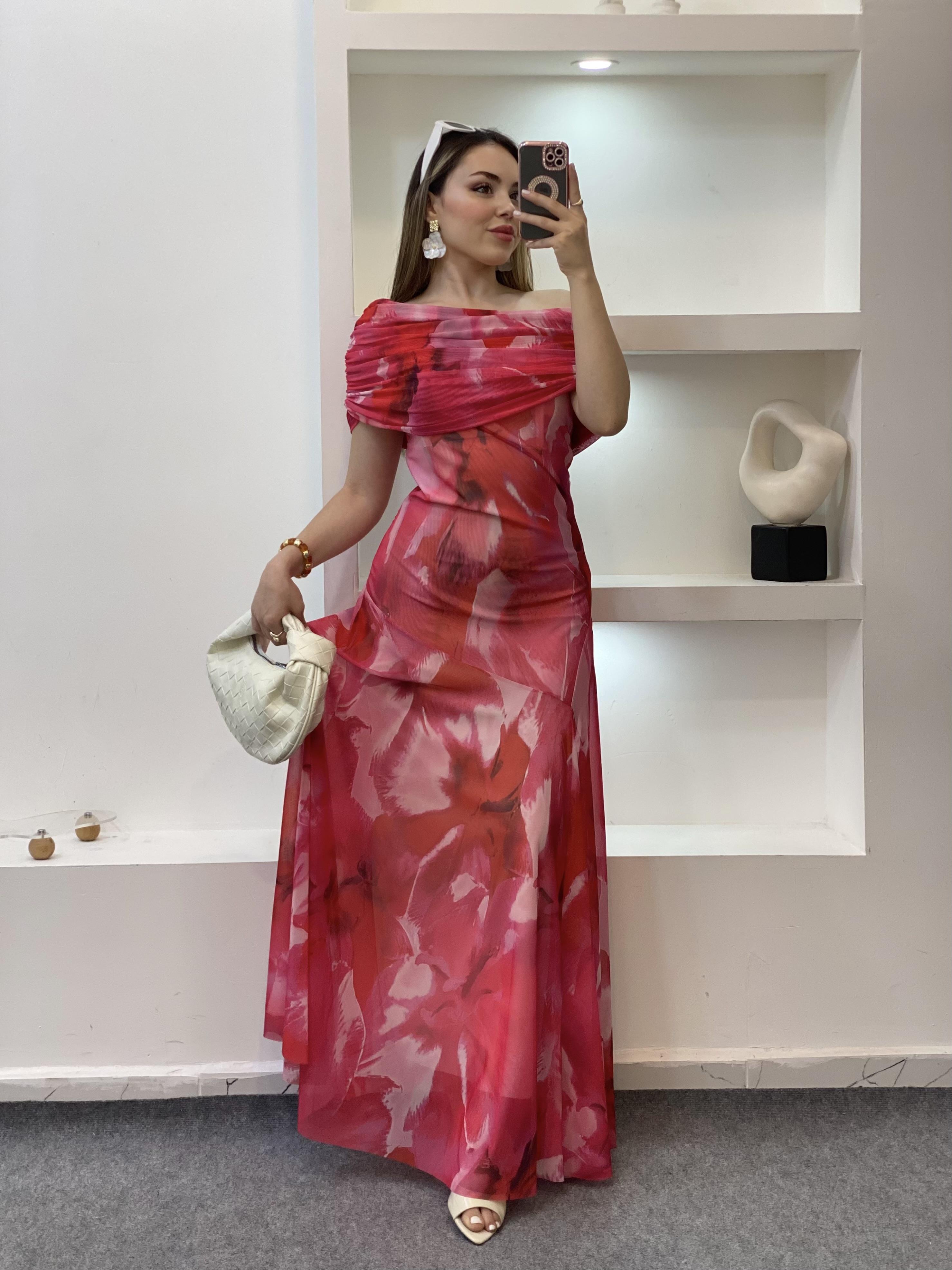 Pembe Desenli Kayık Yaka Şifon Elbise