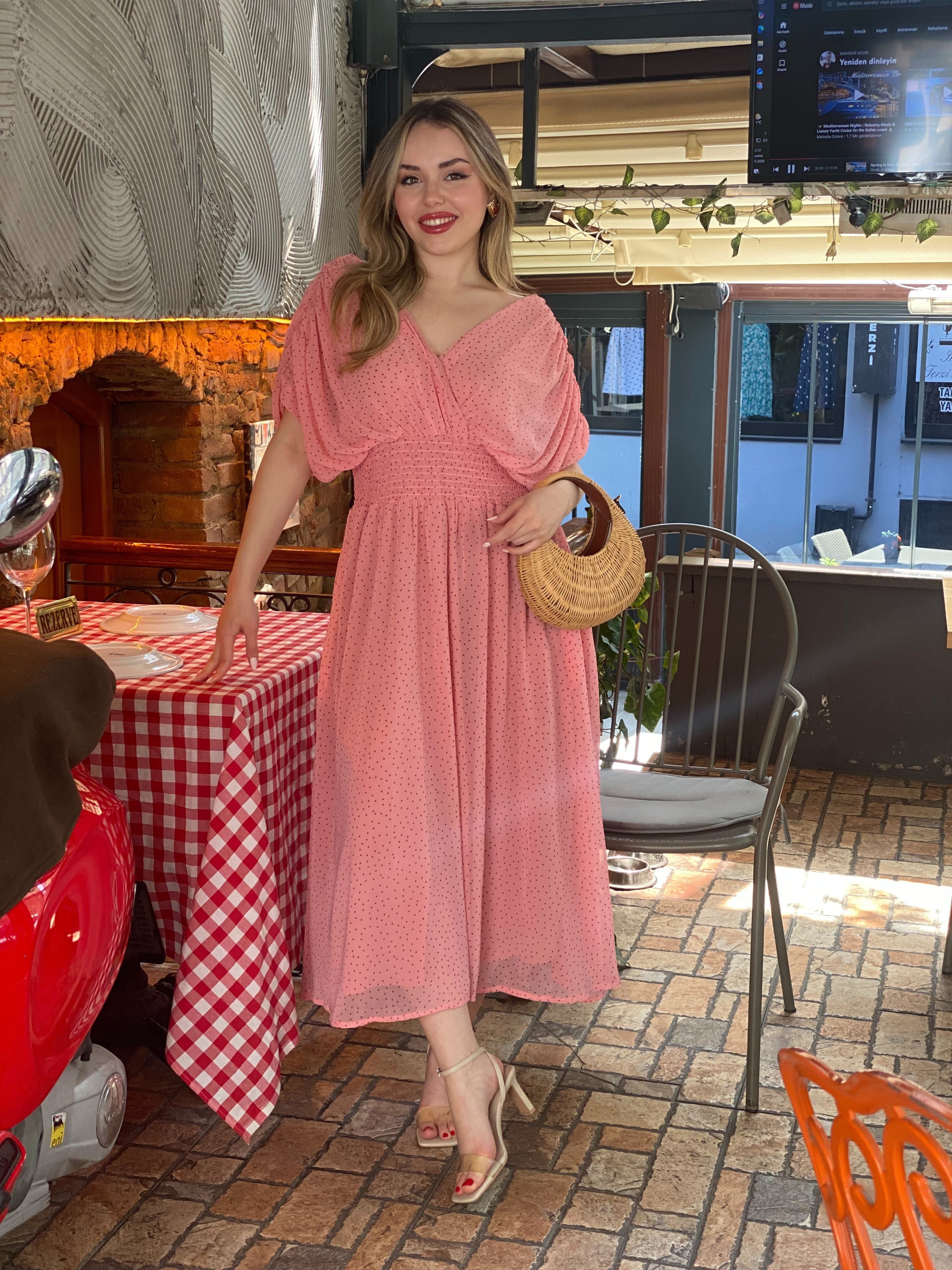 Pembe Mini Puantiye Desenli Şifon Elbise