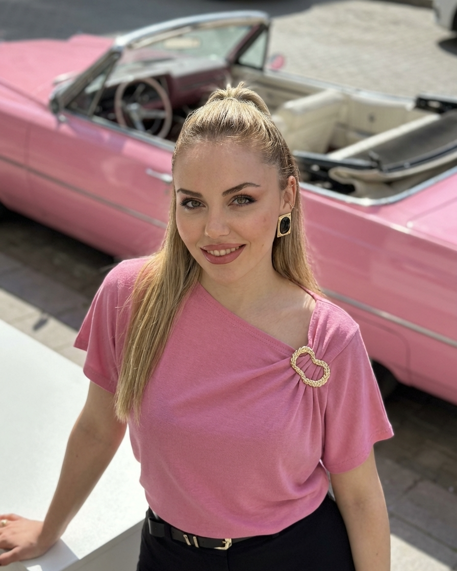 Pembe Omuz Gold Çıkarılabilir Broşlu Modal Bluz