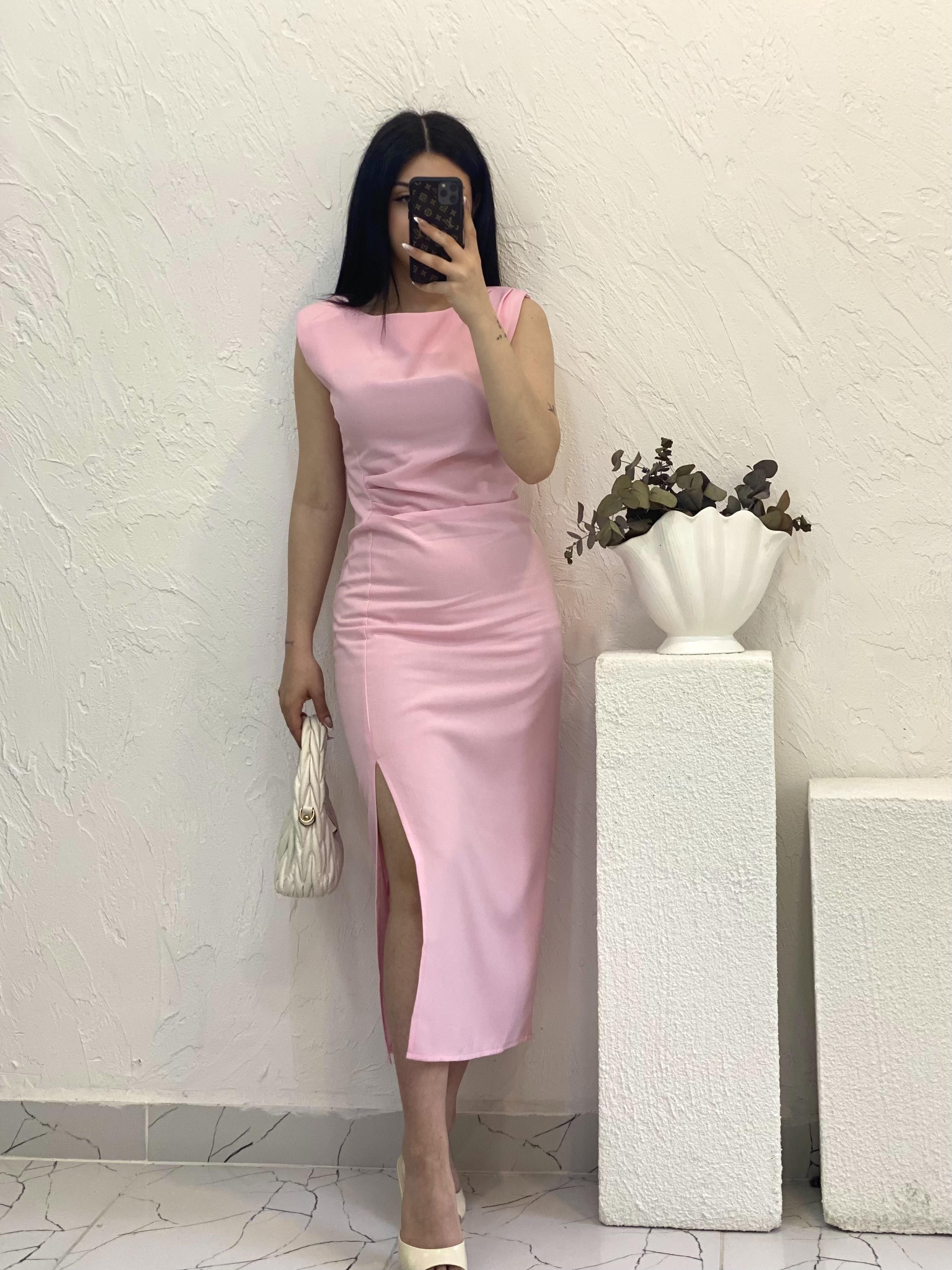 Pembe Renk Yırtmaç Detay Sırt Fermuarlı Elbise