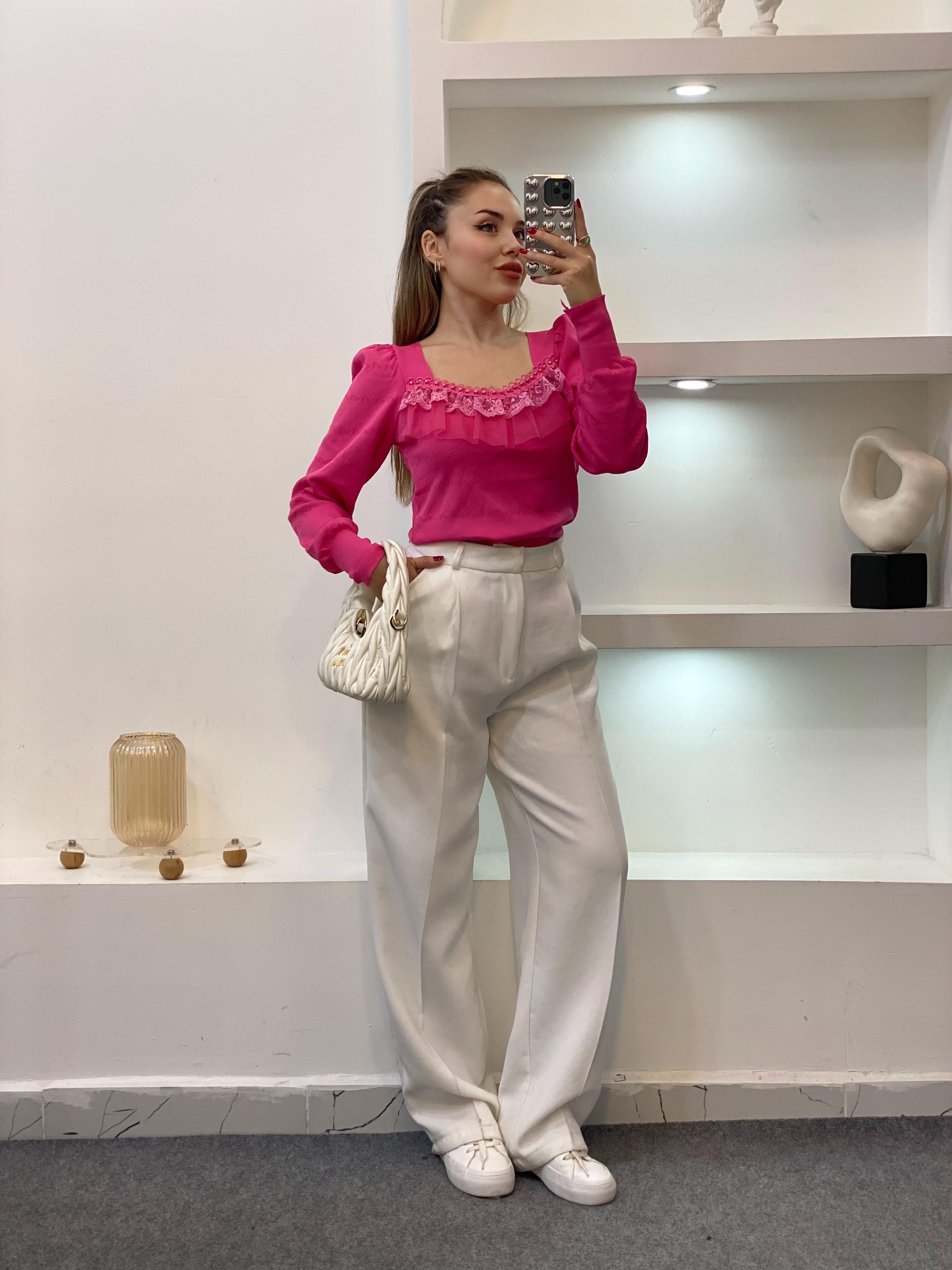 Pembe Tül Detay İnci Çakımlı Triko Bluz