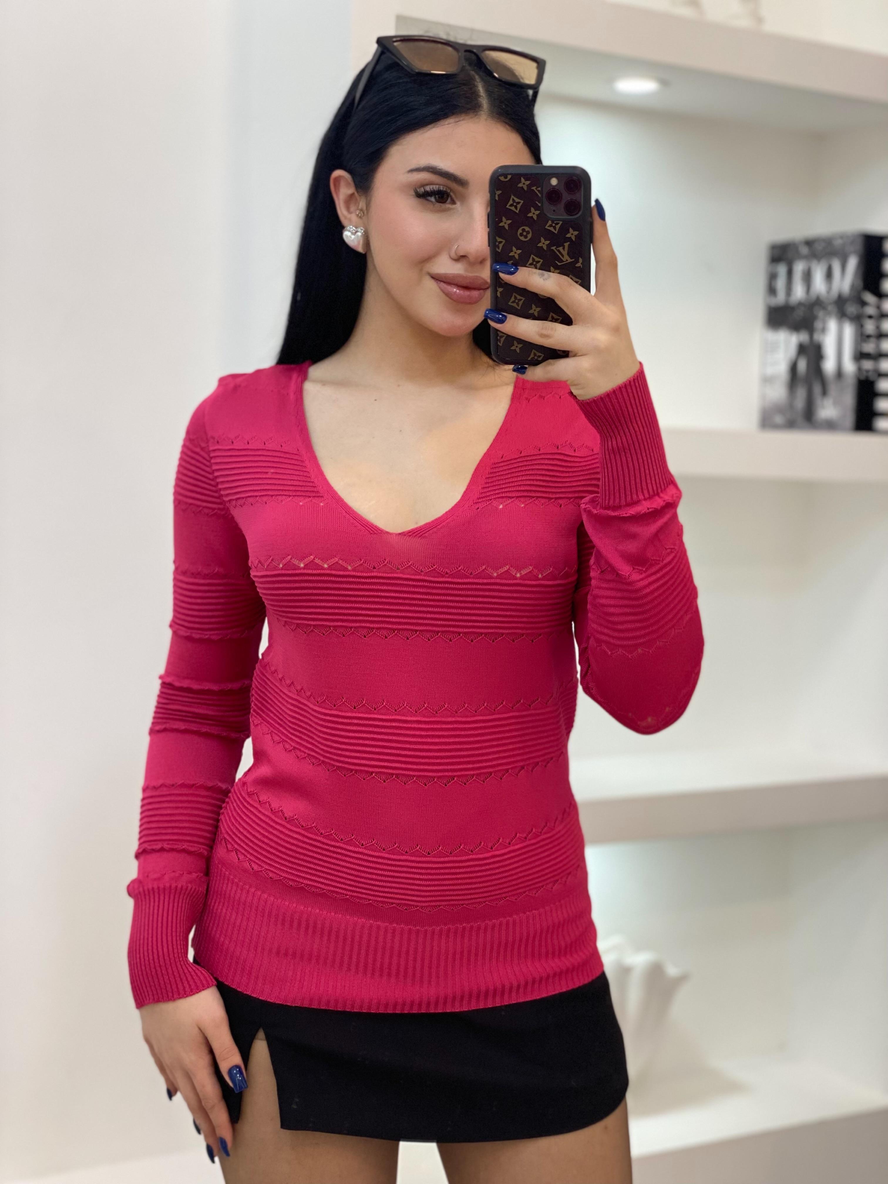 Pembe V Yaka Desenli Triko Bluz