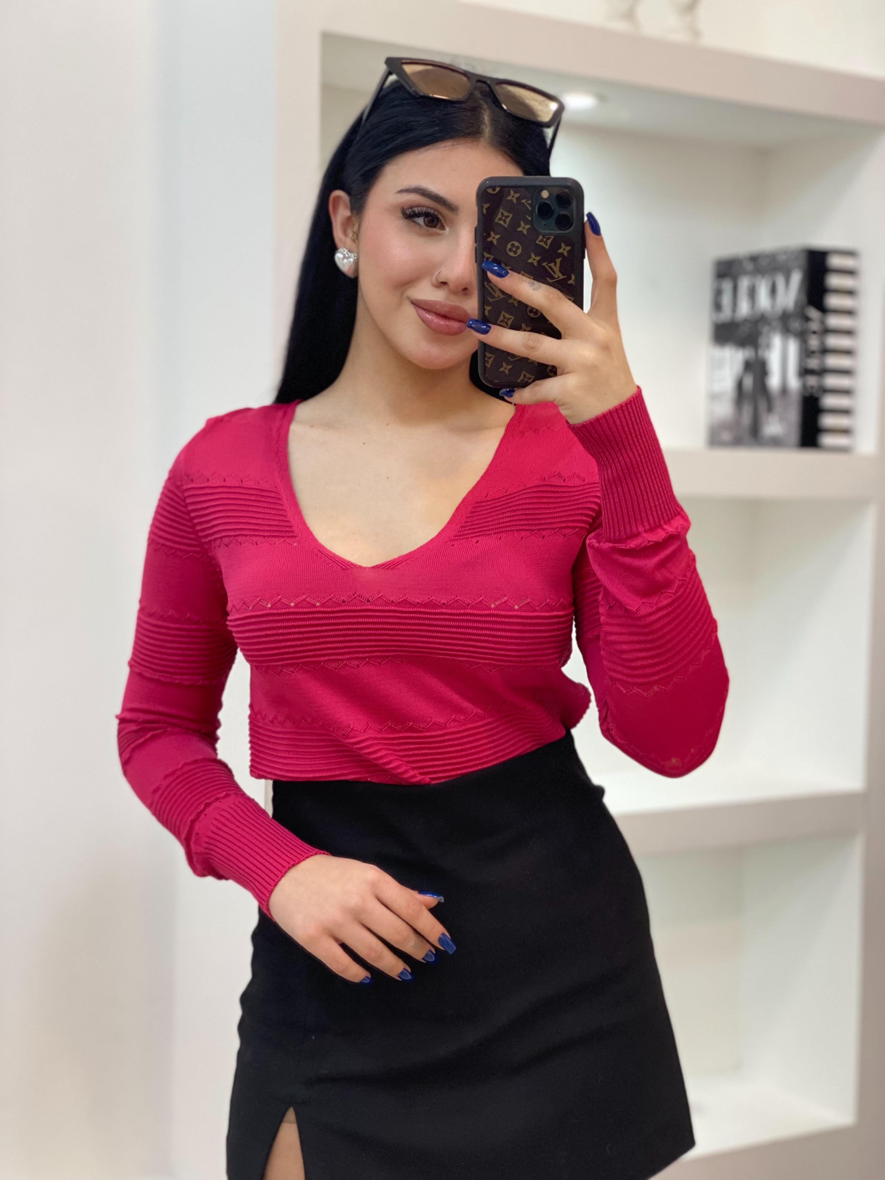 Pembe V Yaka Desenli Triko Bluz