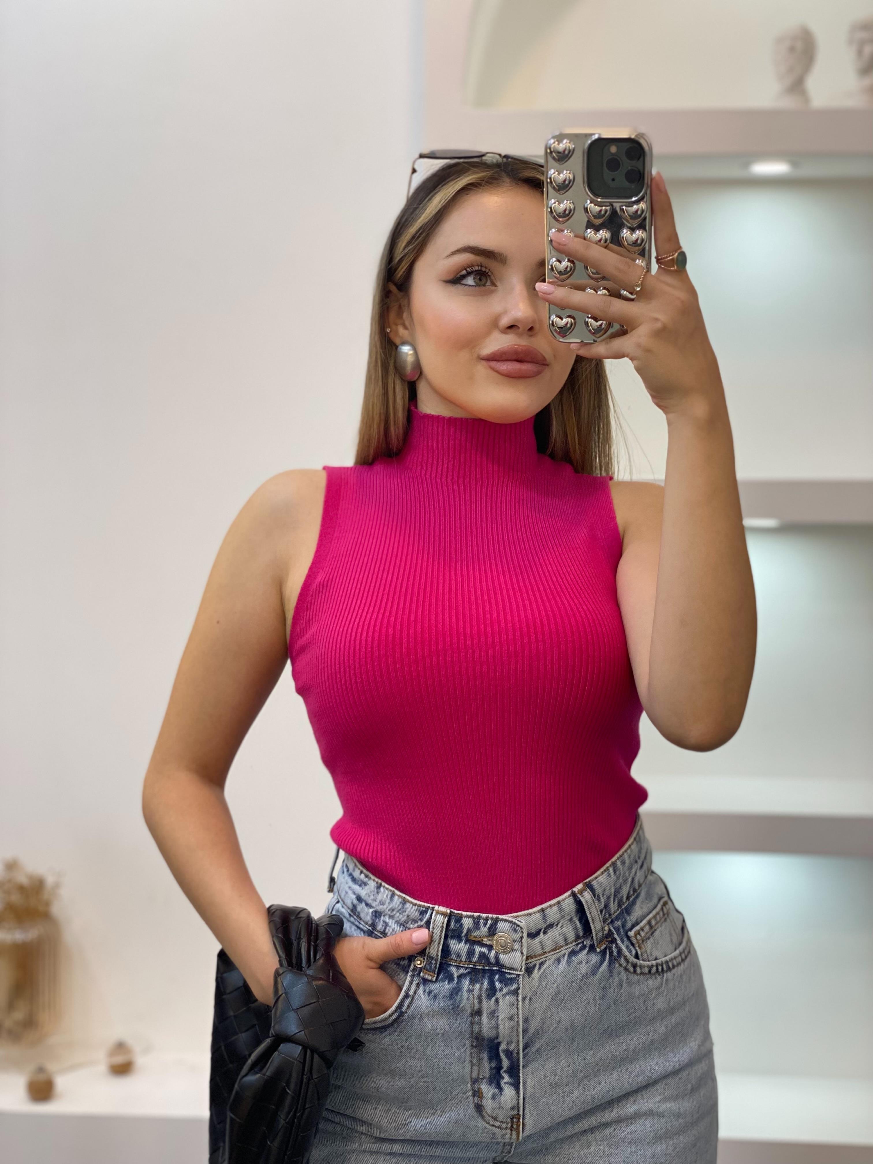 Pembe Yumoş Dokulu Kolsuz Triko