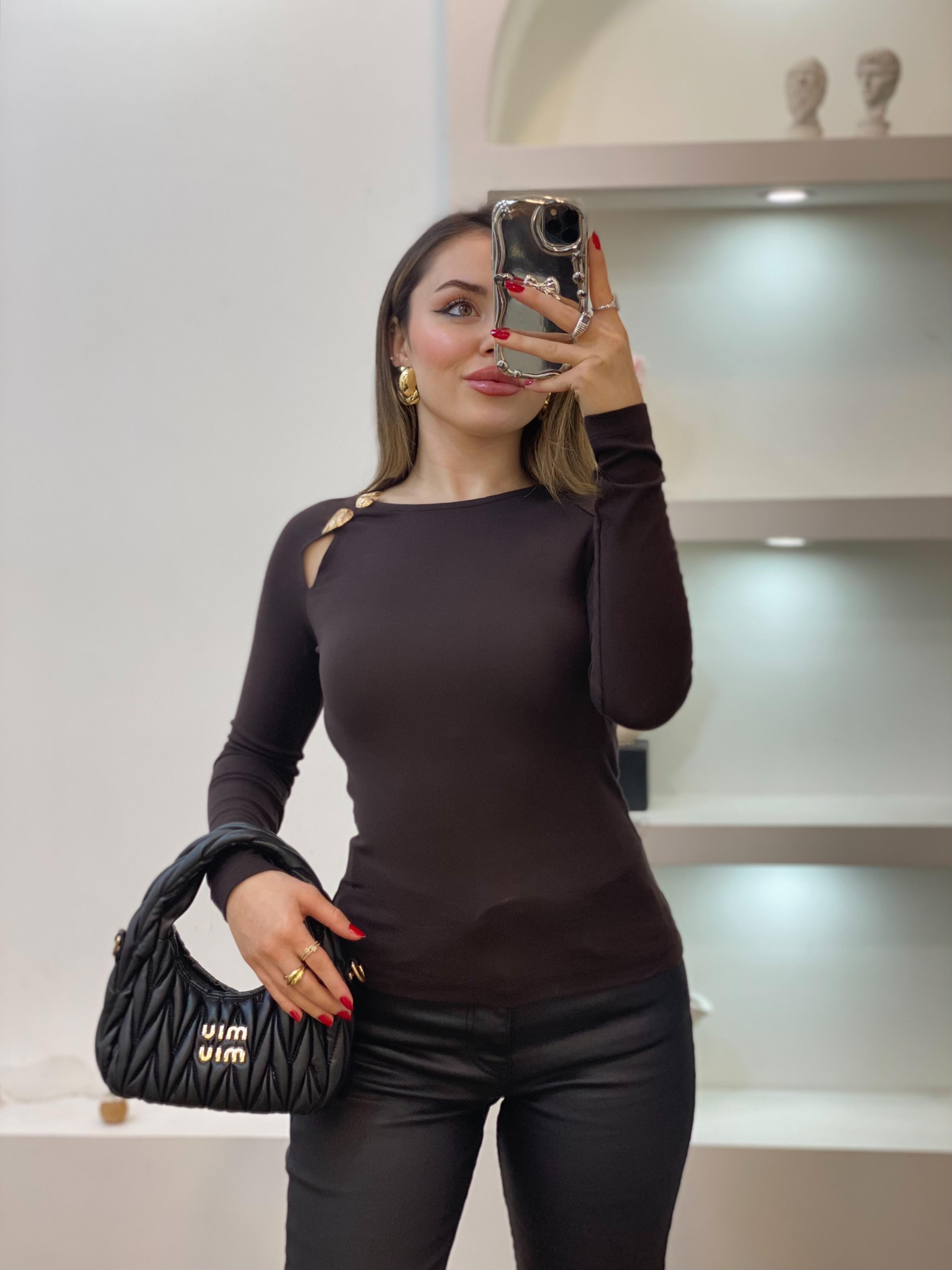 Q Marka Kahve Yaka Gold Aksesuarlı 