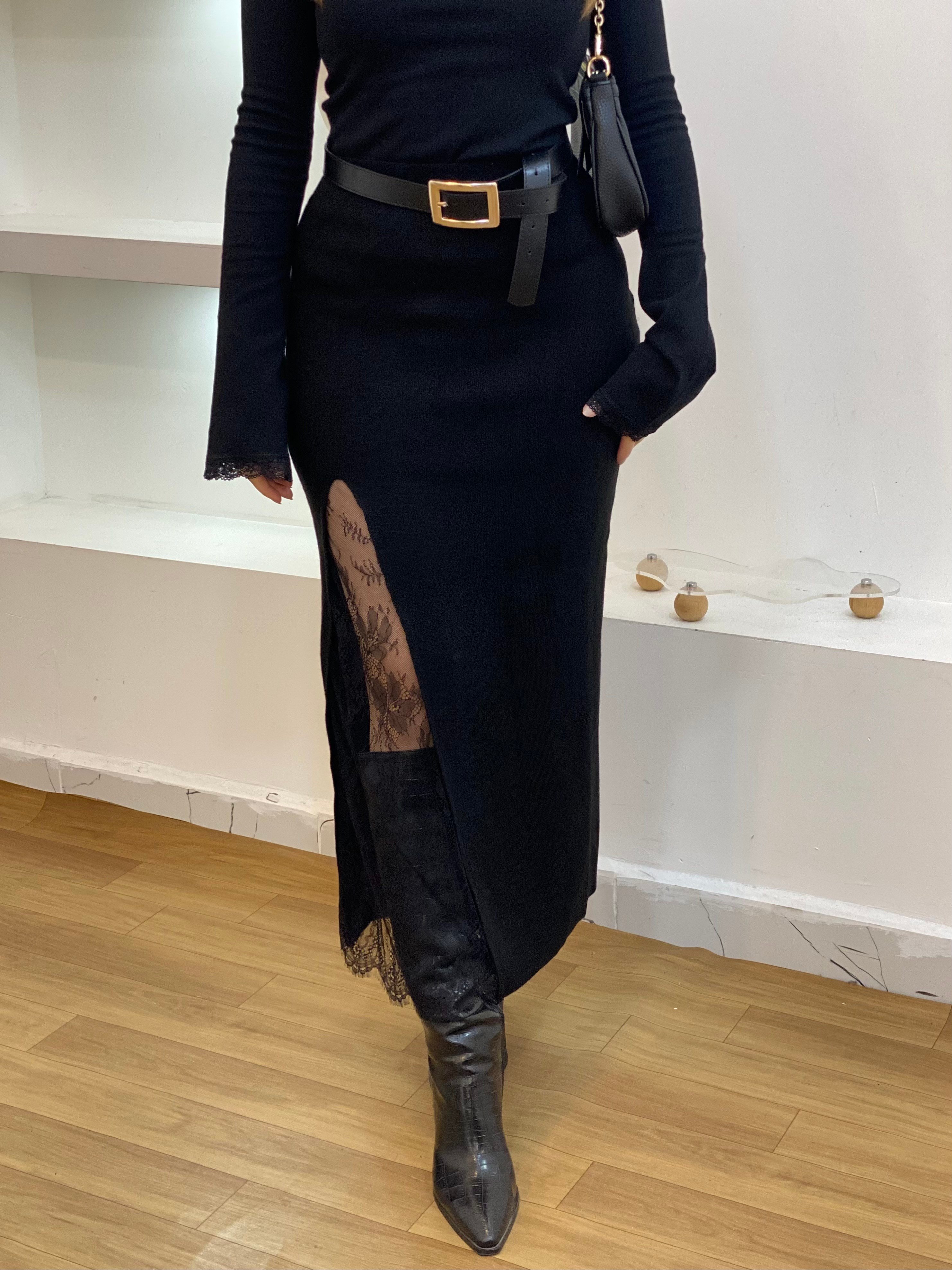 Q Marka Siyah Dantel Detaylı Triko Etek