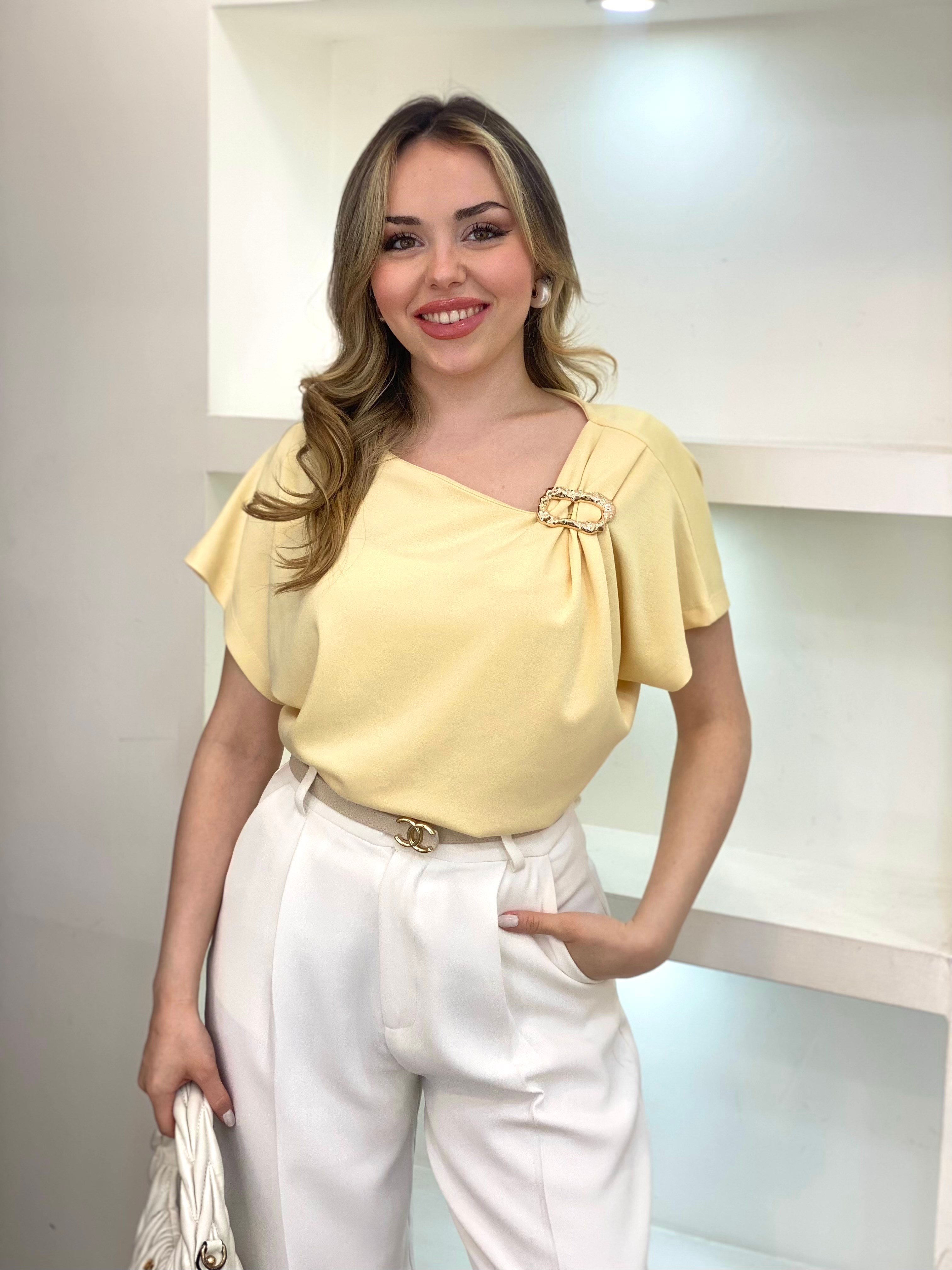 Sarı Omuz Gold Çıkarılabilir Broşlu Modal Bluz