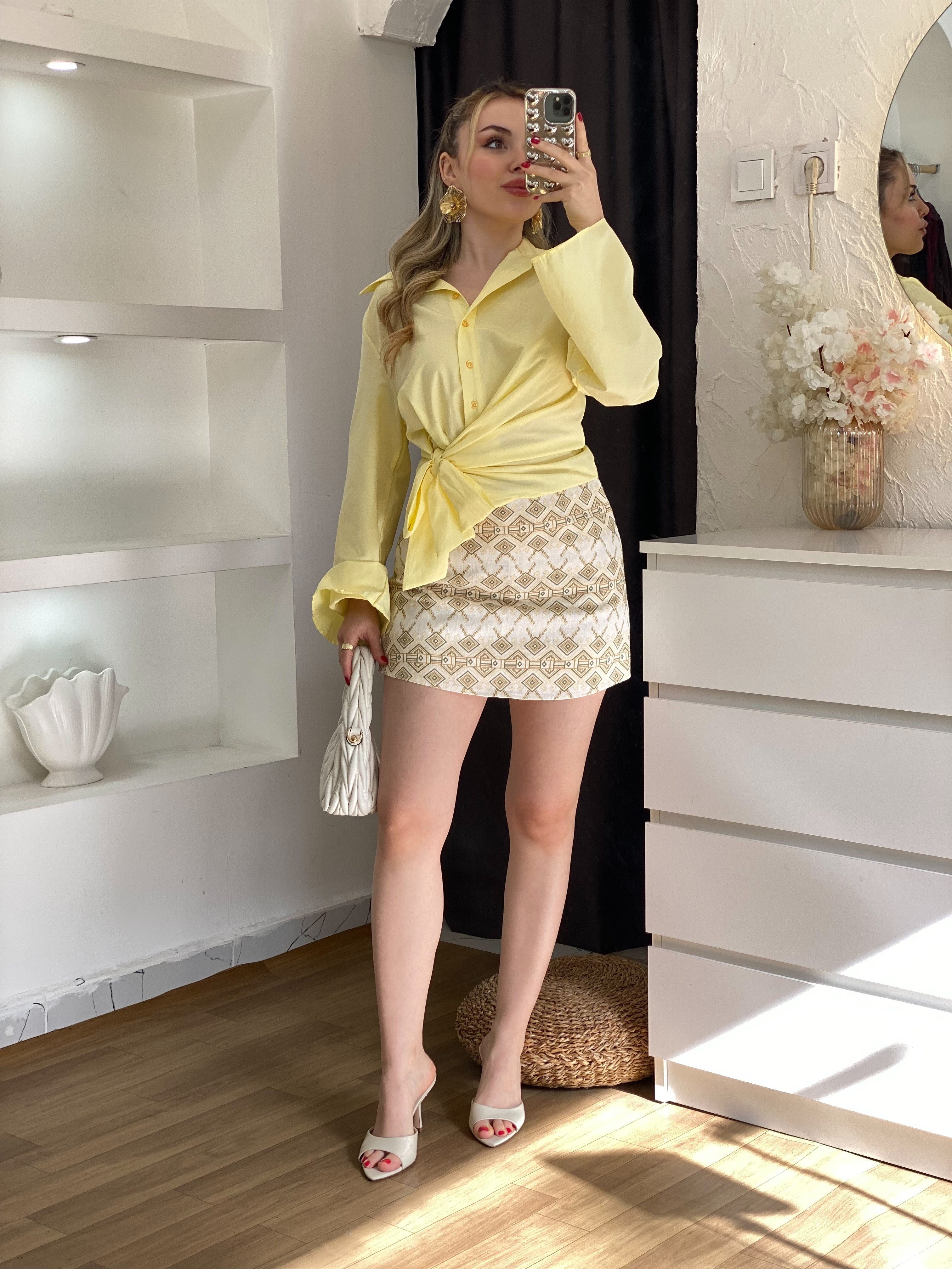 Sarı Yanı Bağlamalı Model Gömlek 