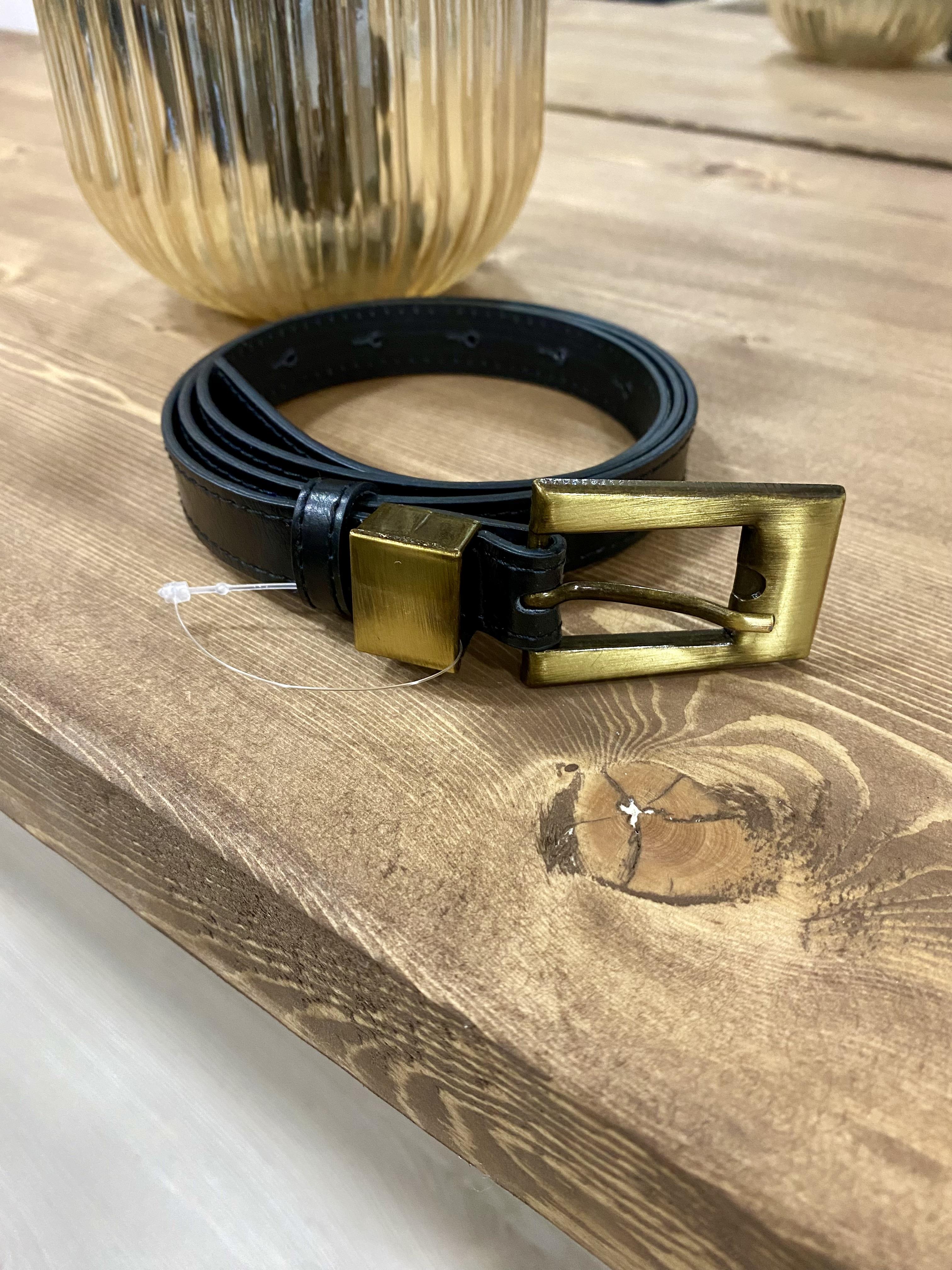 Siyah Antik Gold Tokalı Deri Kemer