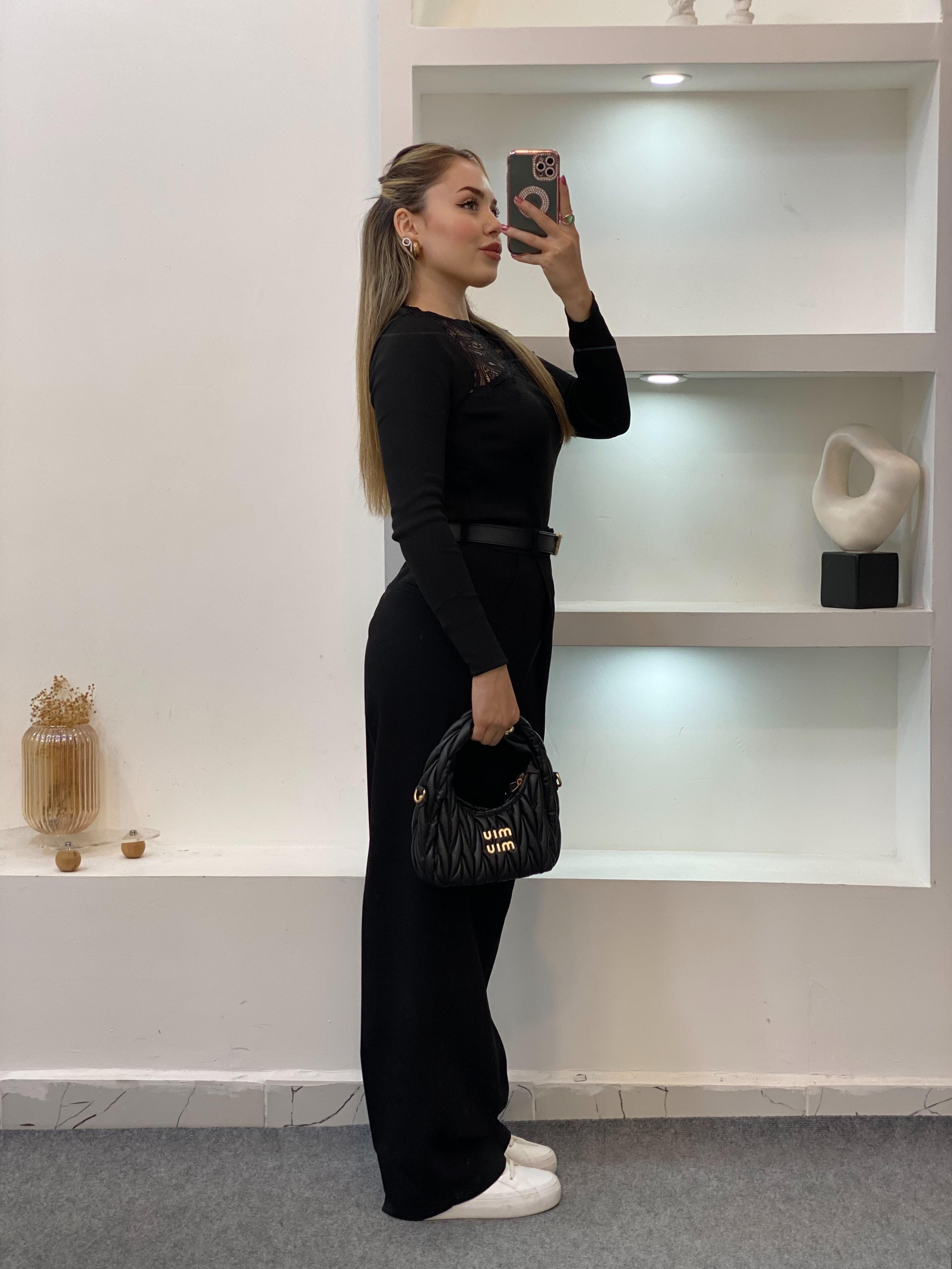 Siyah Dantel Detaylı Triko Bluz