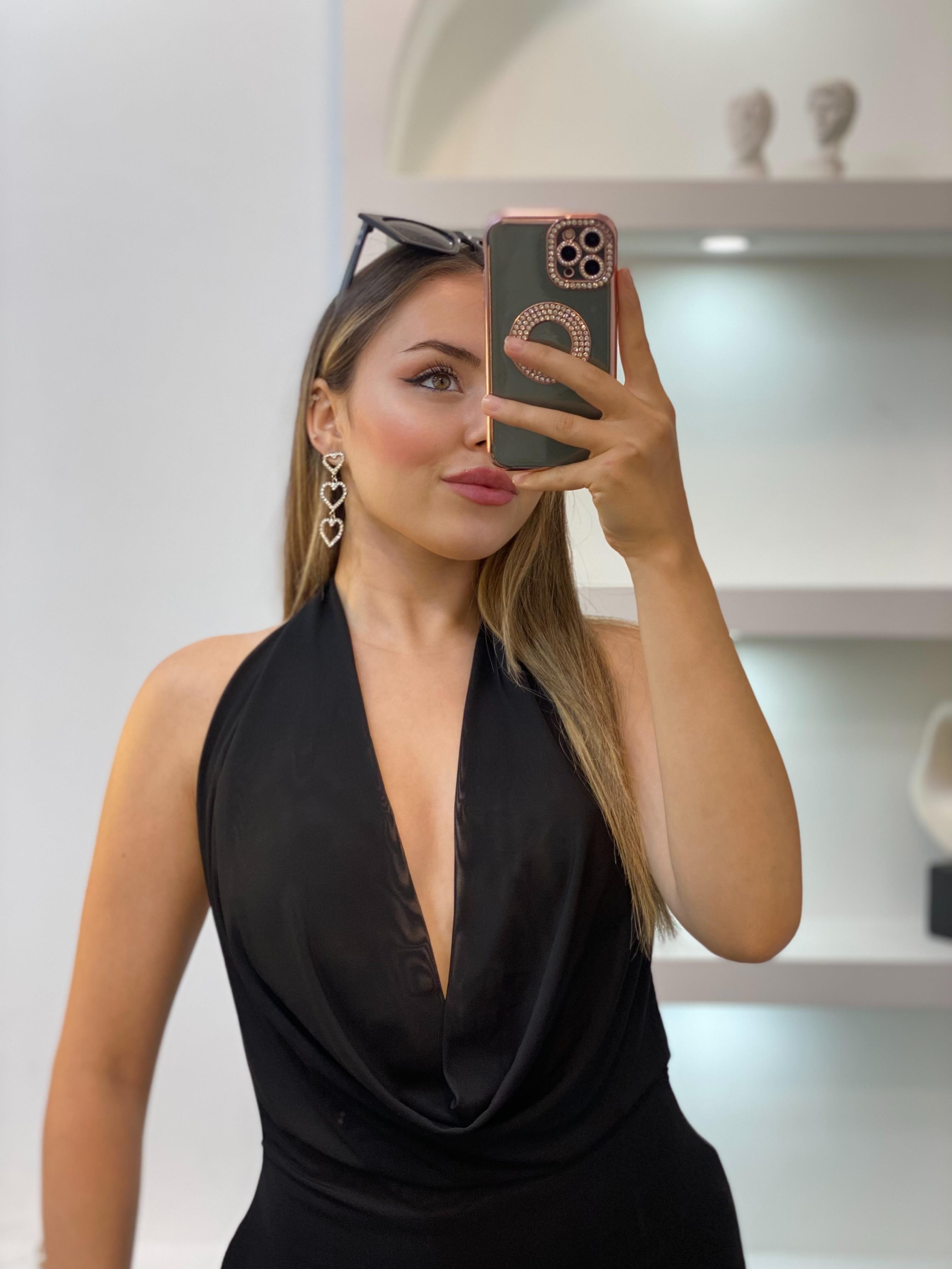 Siyah Degaje Yaka Sırt Dekolteli Elbise