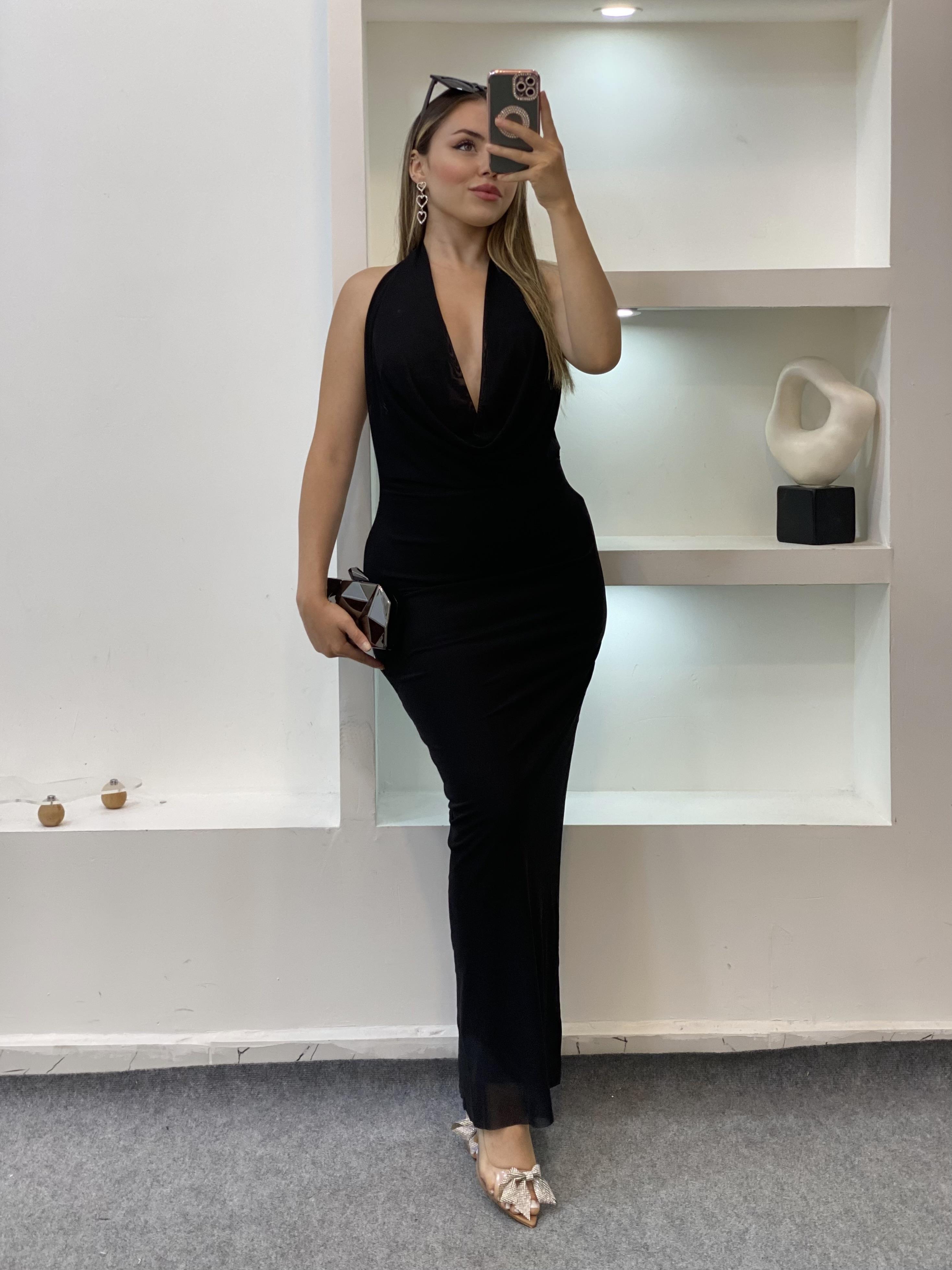 Siyah Degaje Yaka Sırt Dekolteli Elbise