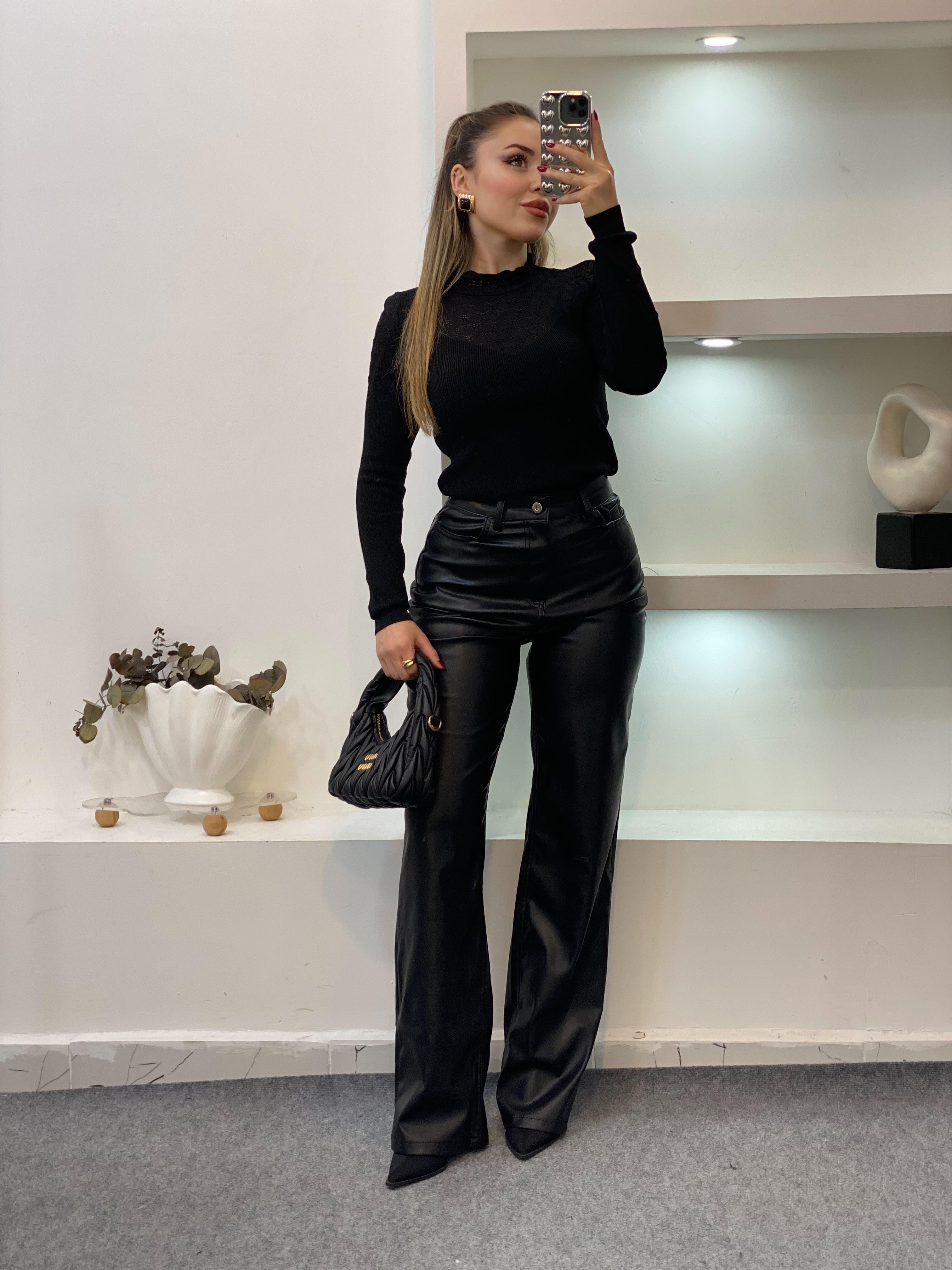 Siyah Desenli Yarım Boğazlı Triko Bluz