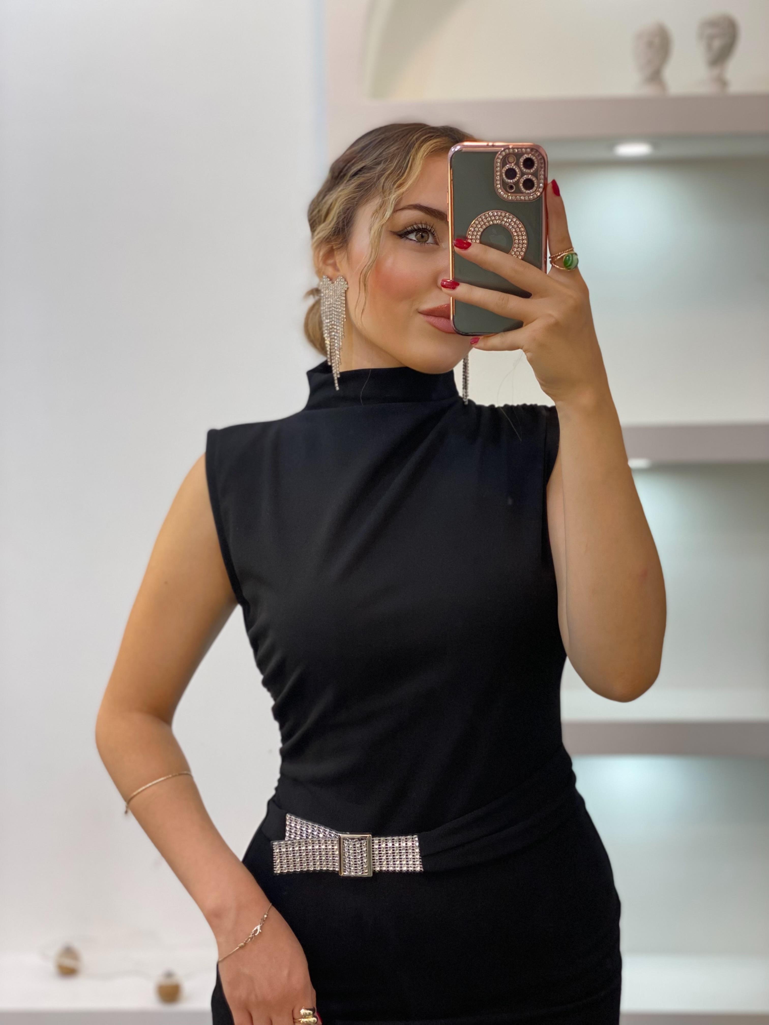 Siyah Fit Gösteren Premium Kalite Taş Detaylı Elbise