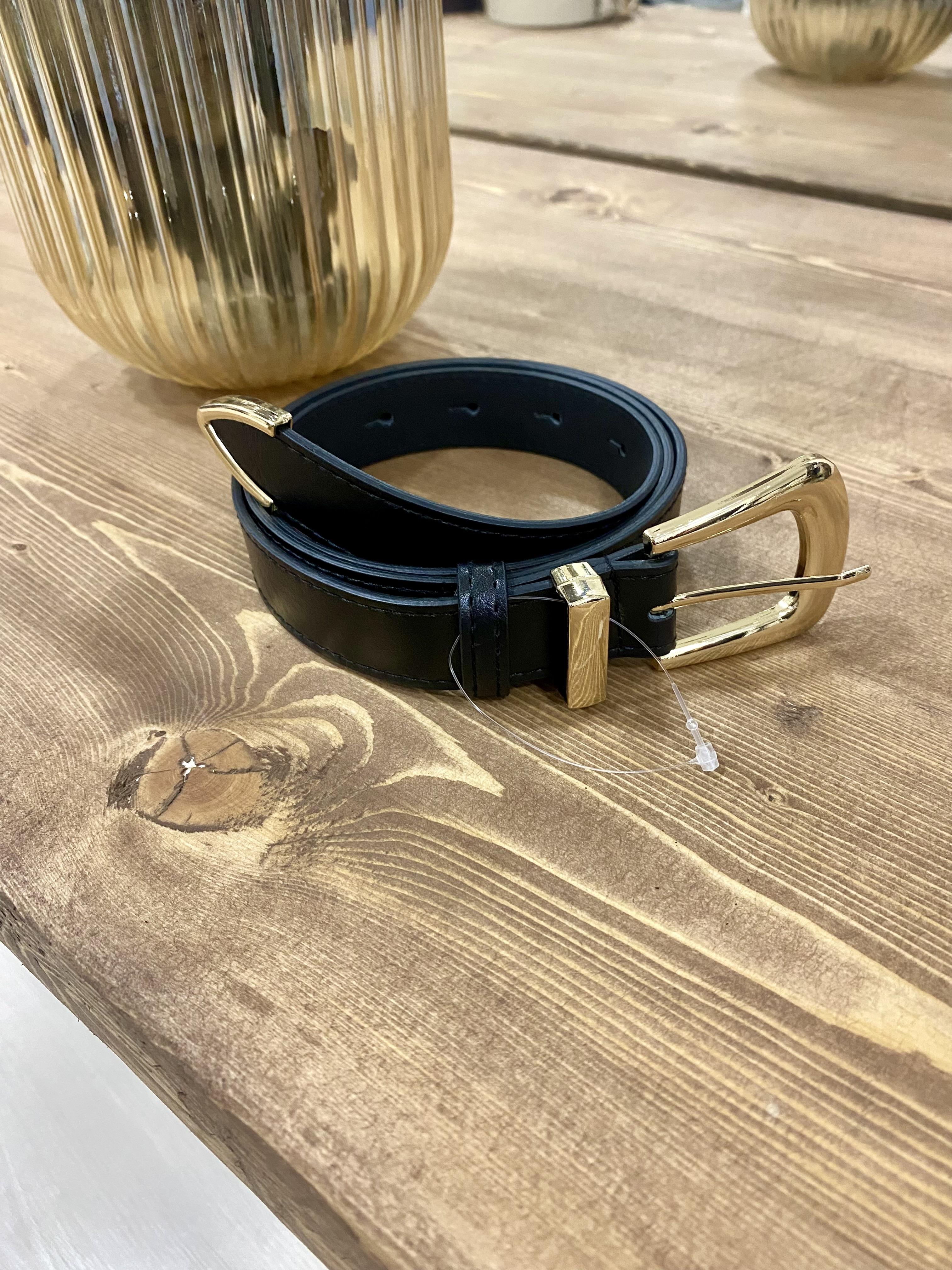 Siyah Gold Oval Tokalı Deri Kemer