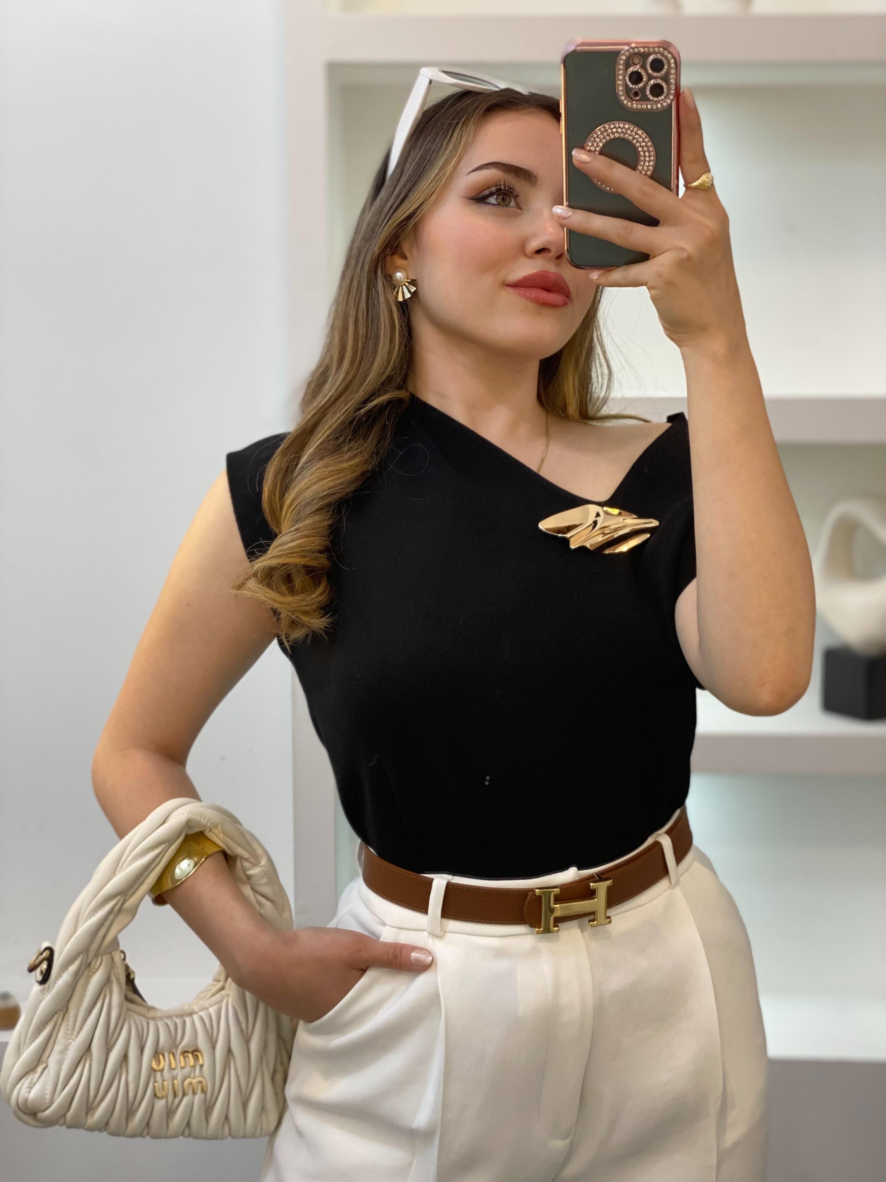 Siyah Gold Toka Detaylı Triko Bluz