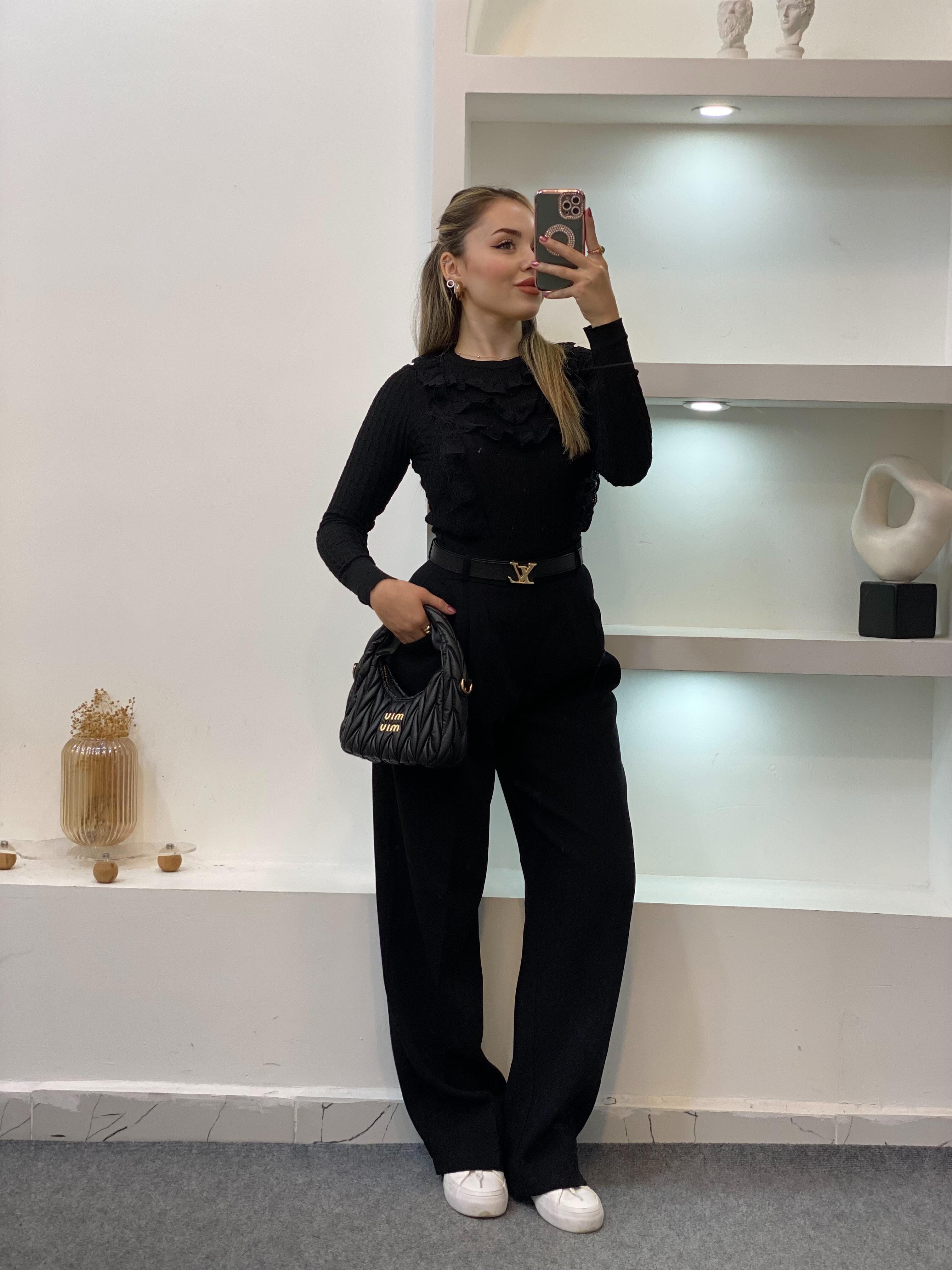 Siyah Güpürlü Model Triko Bluz
