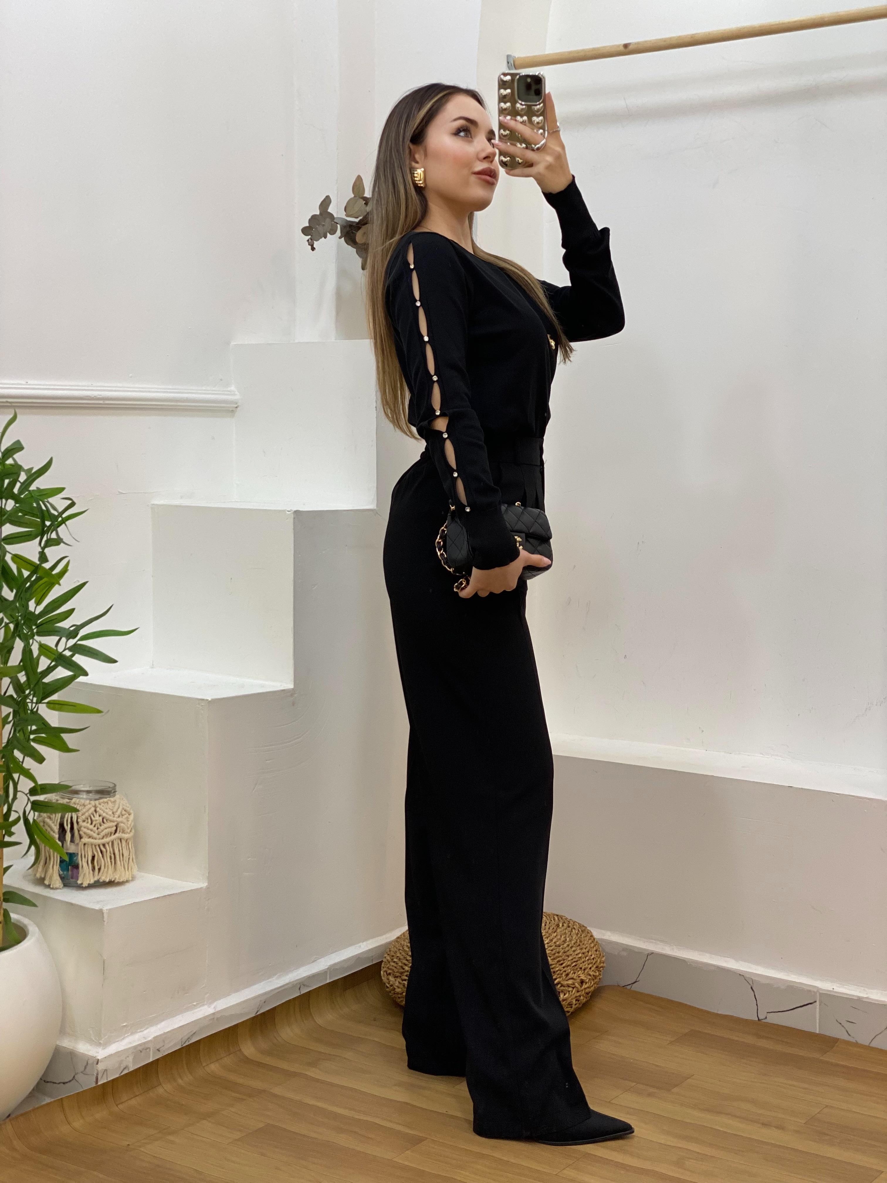 Siyah Kolları Pencereli Model Triko 