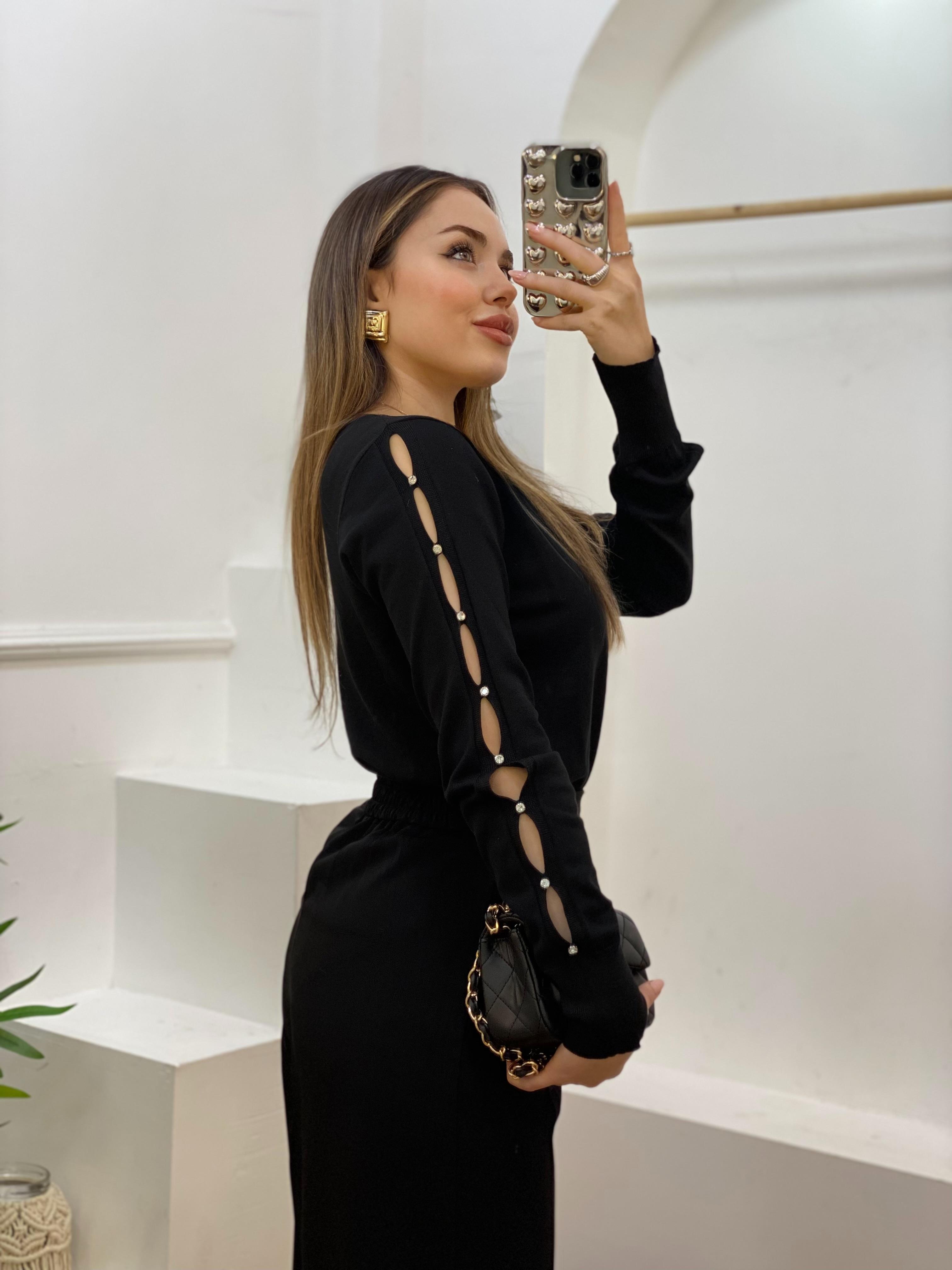 Siyah Kolları Pencereli Model Triko 