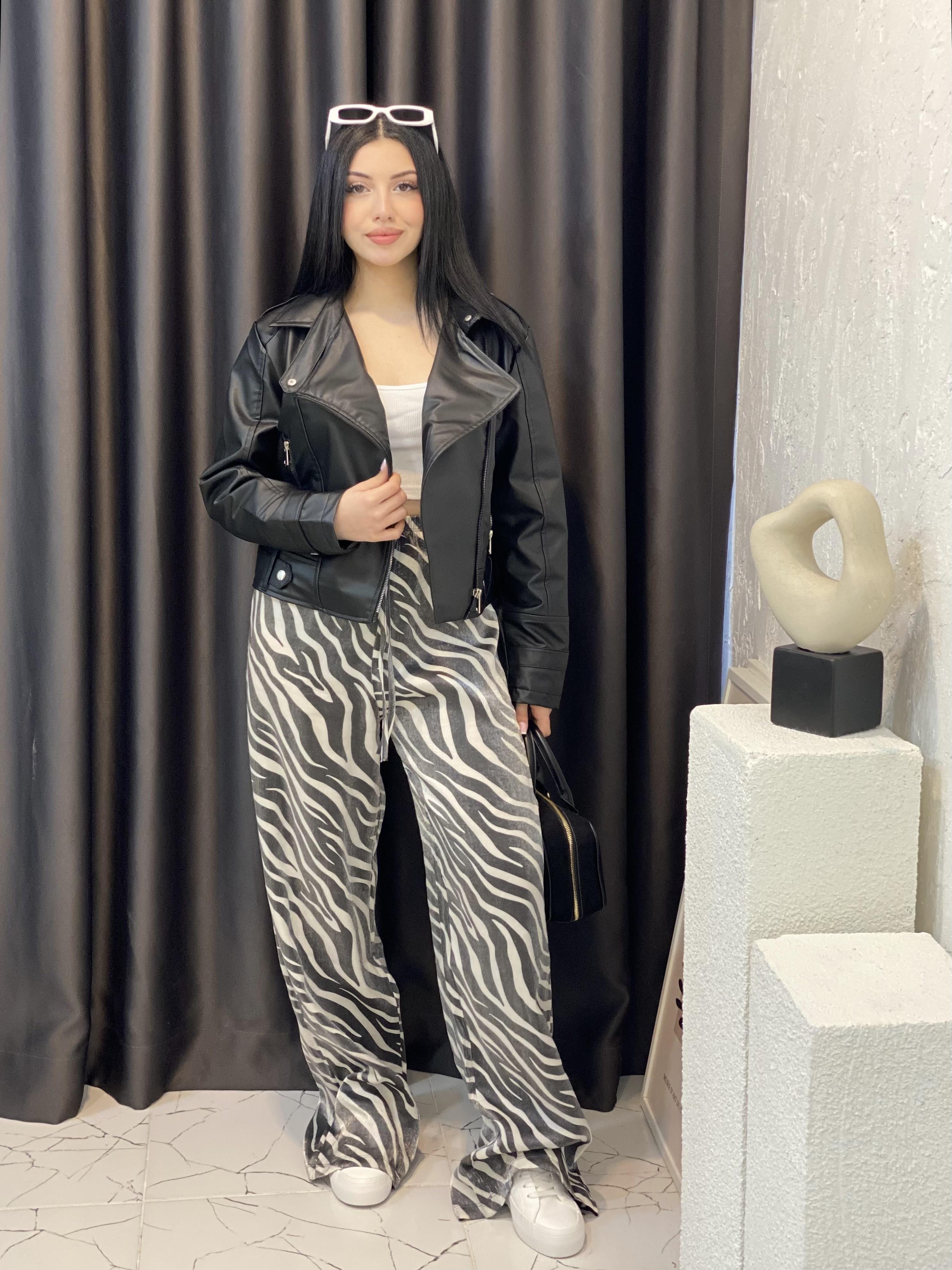 Siyah Kruvaze Yaka Deri Ceket 