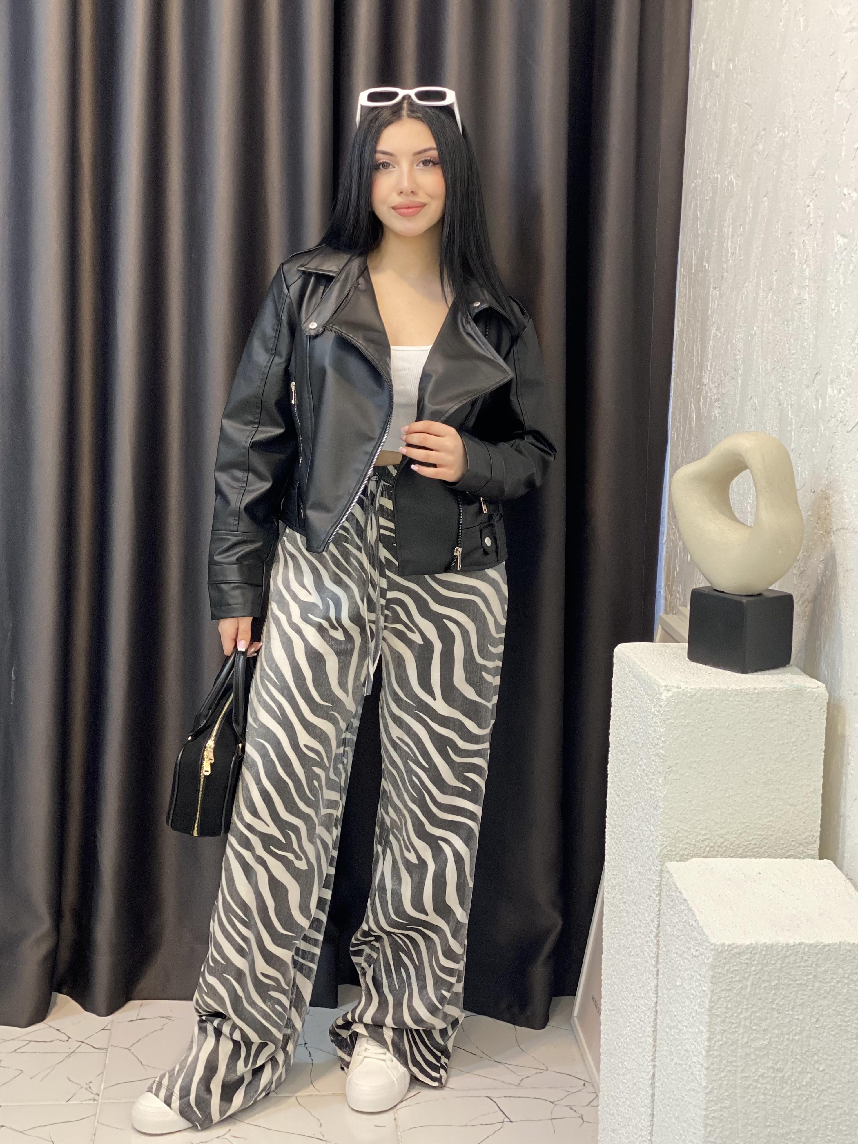 Siyah Kruvaze Yaka Deri Ceket 