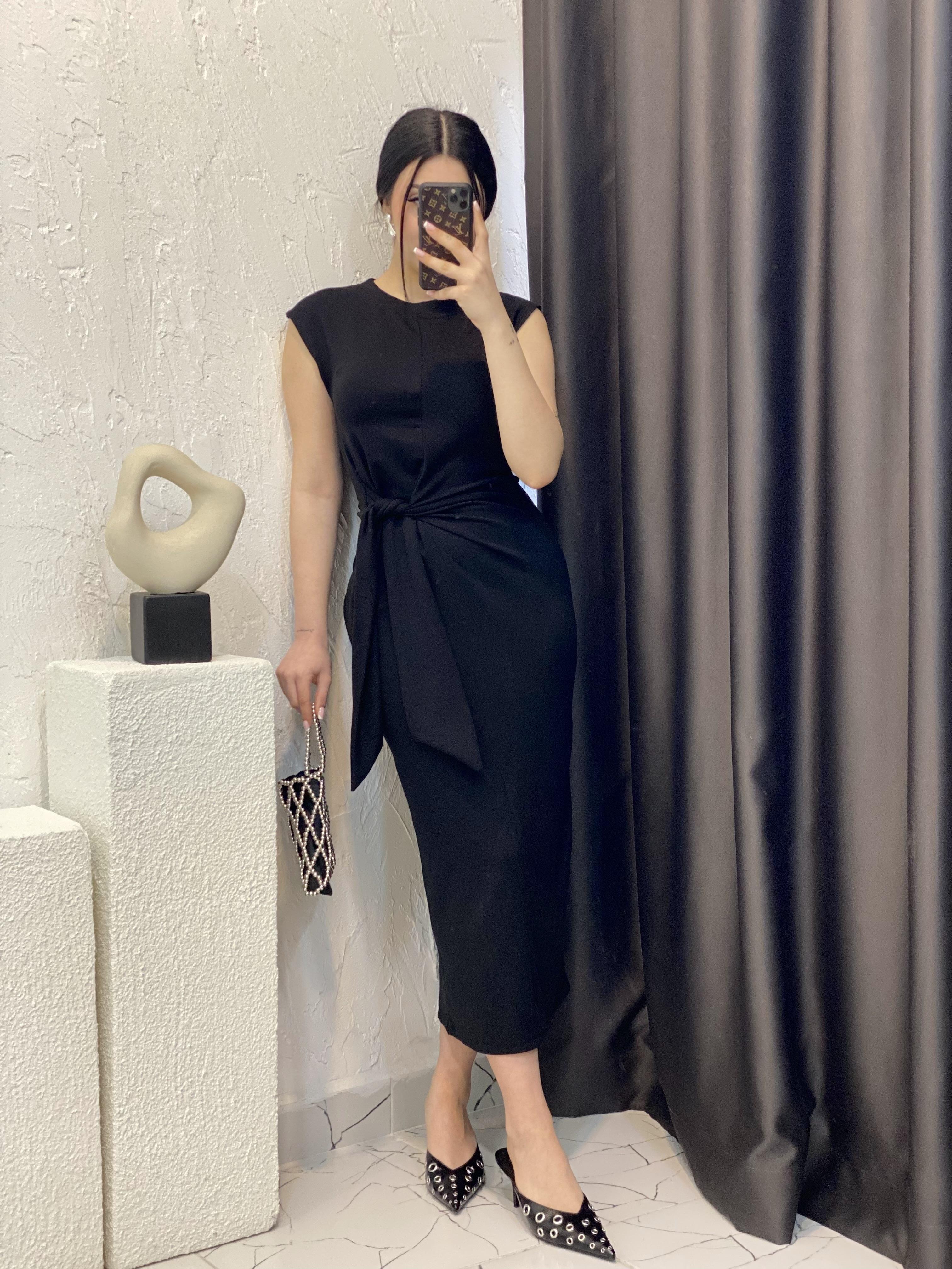 Siyah Kuşak Detaylı Modal Kumaş Elbise 