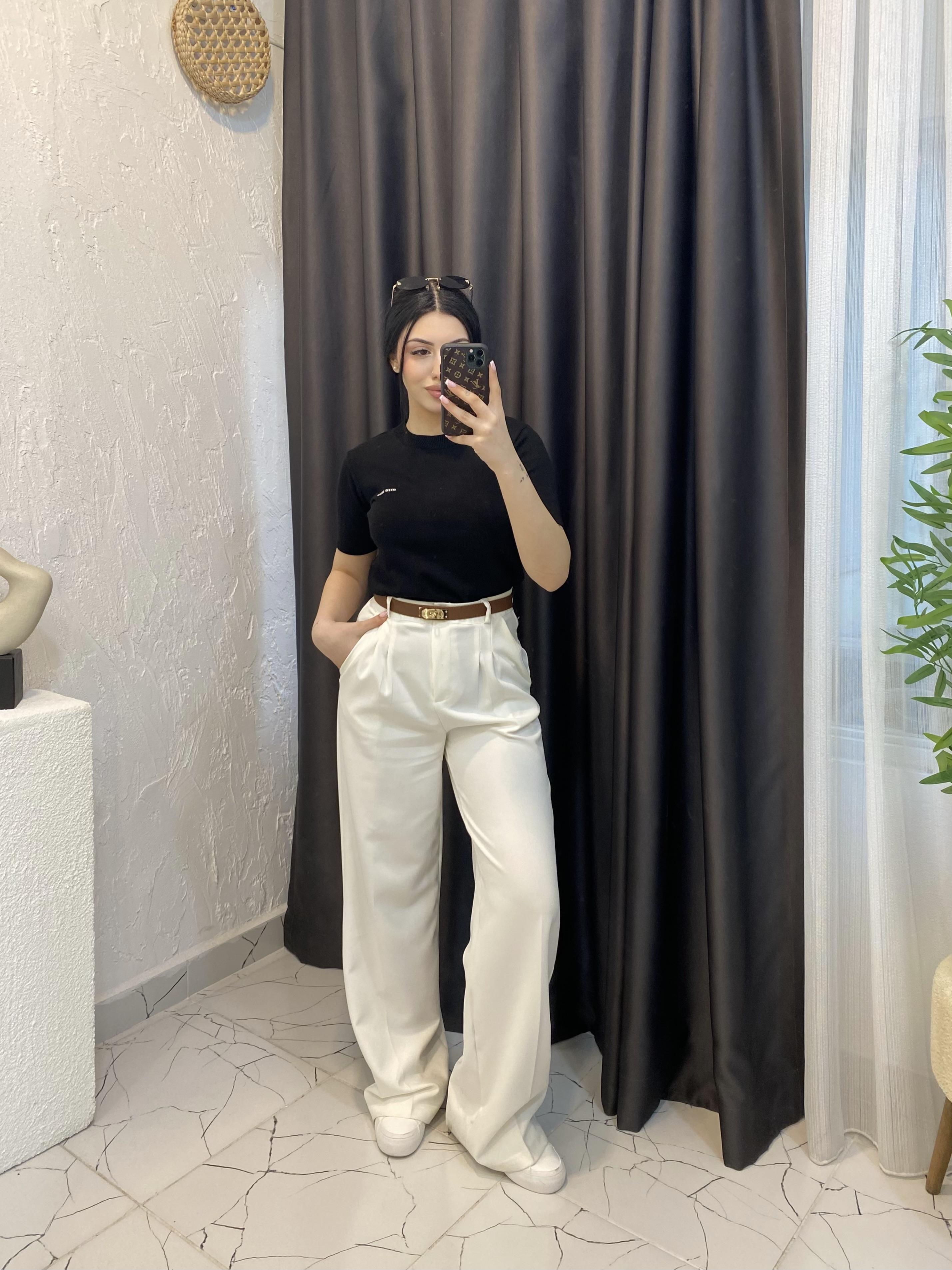 Siyah Yazılı Model Triko 