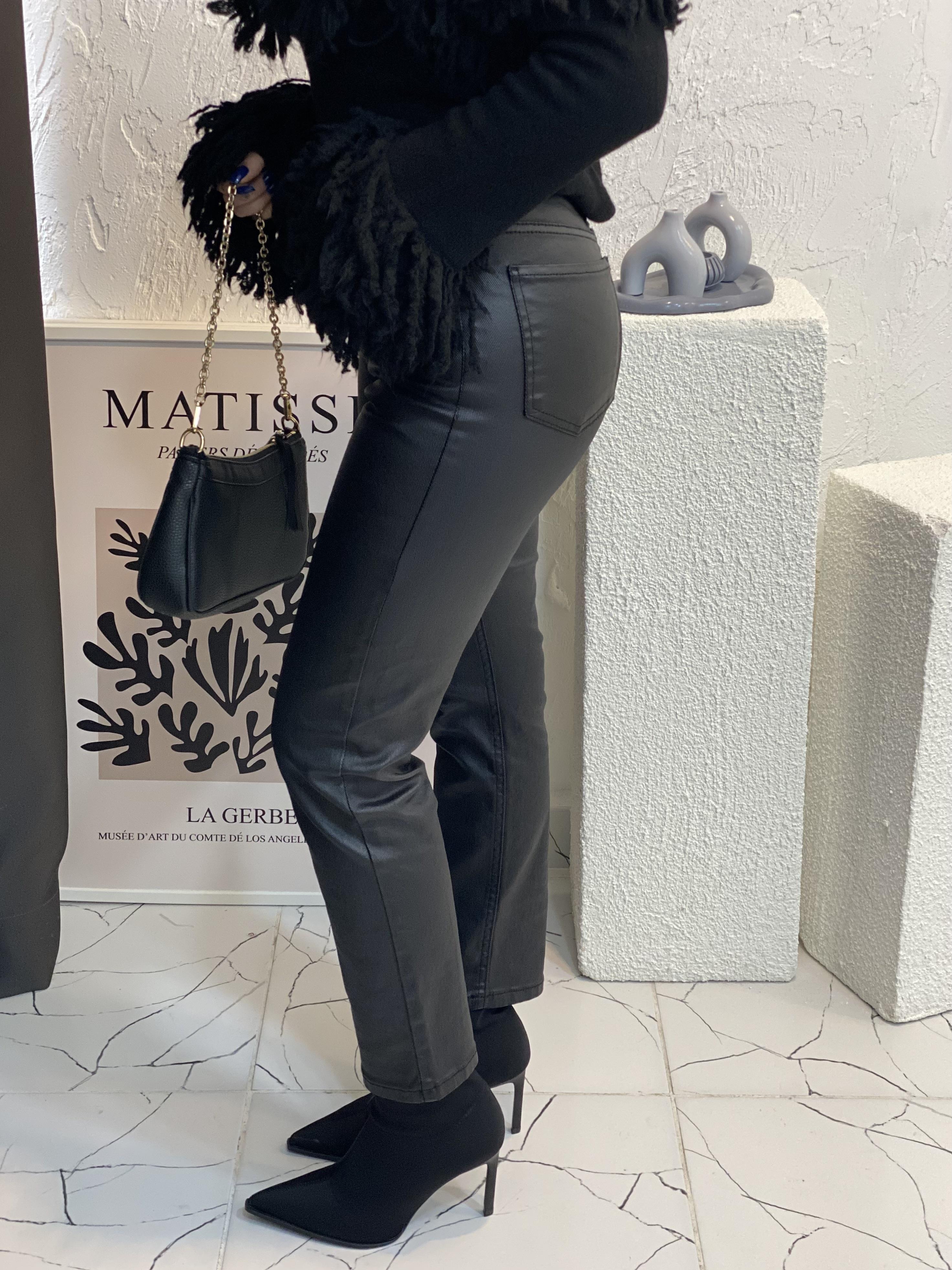 Siyah Mumlu Yüksek Bel Boyfit Jean 