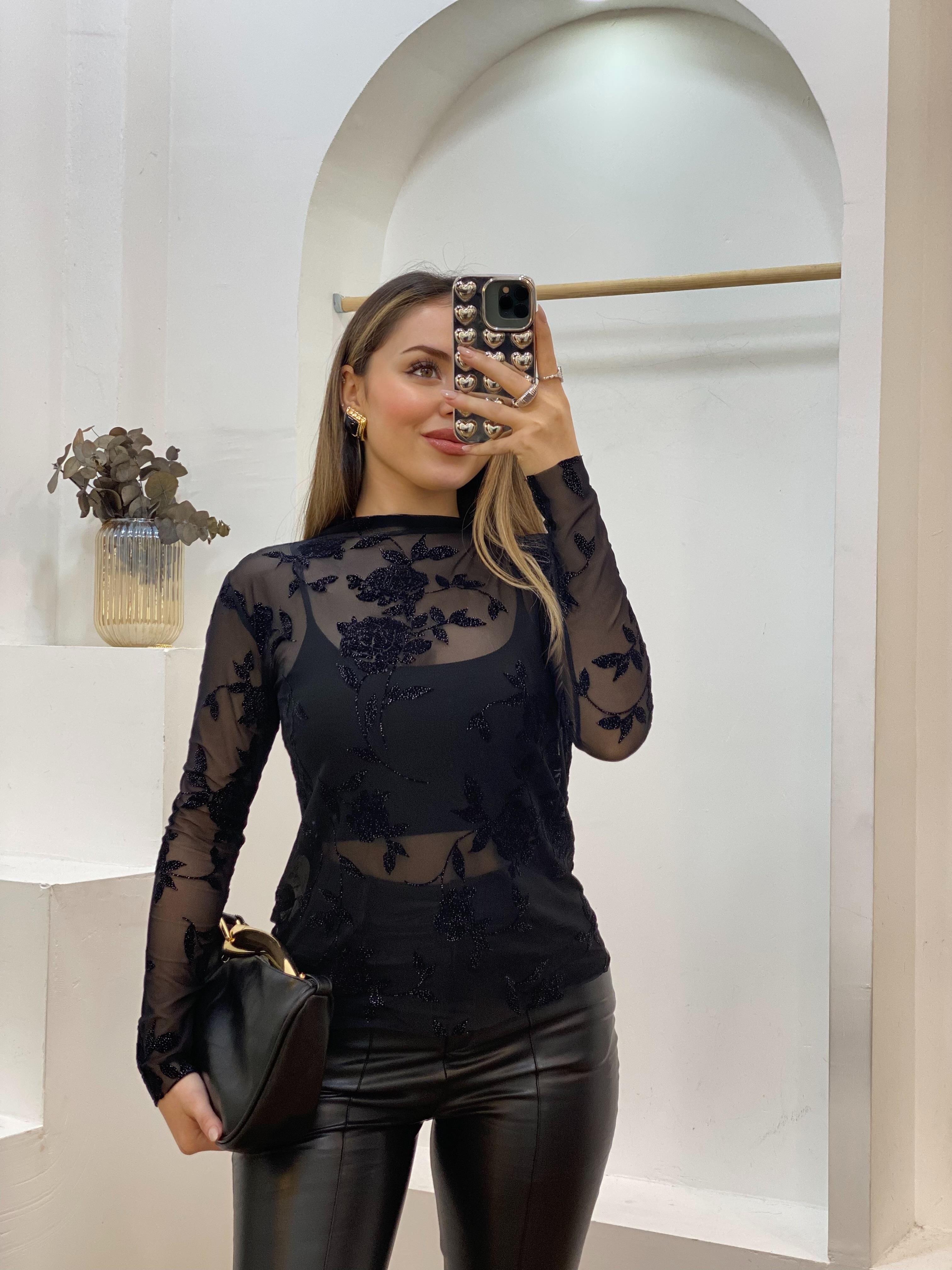 Siyah Nakışlı Transparan Bluz