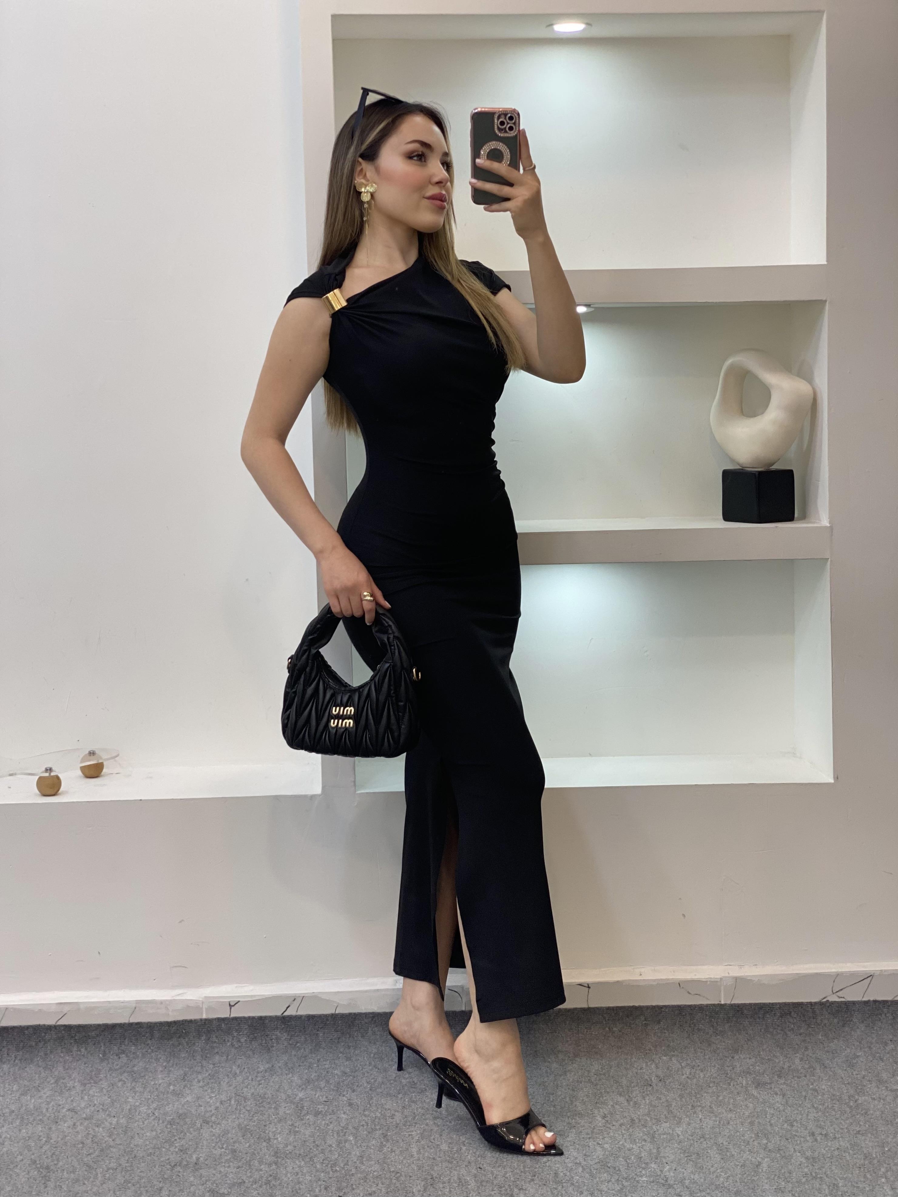 Siyah Omuz Gold Tokalı Elbise
