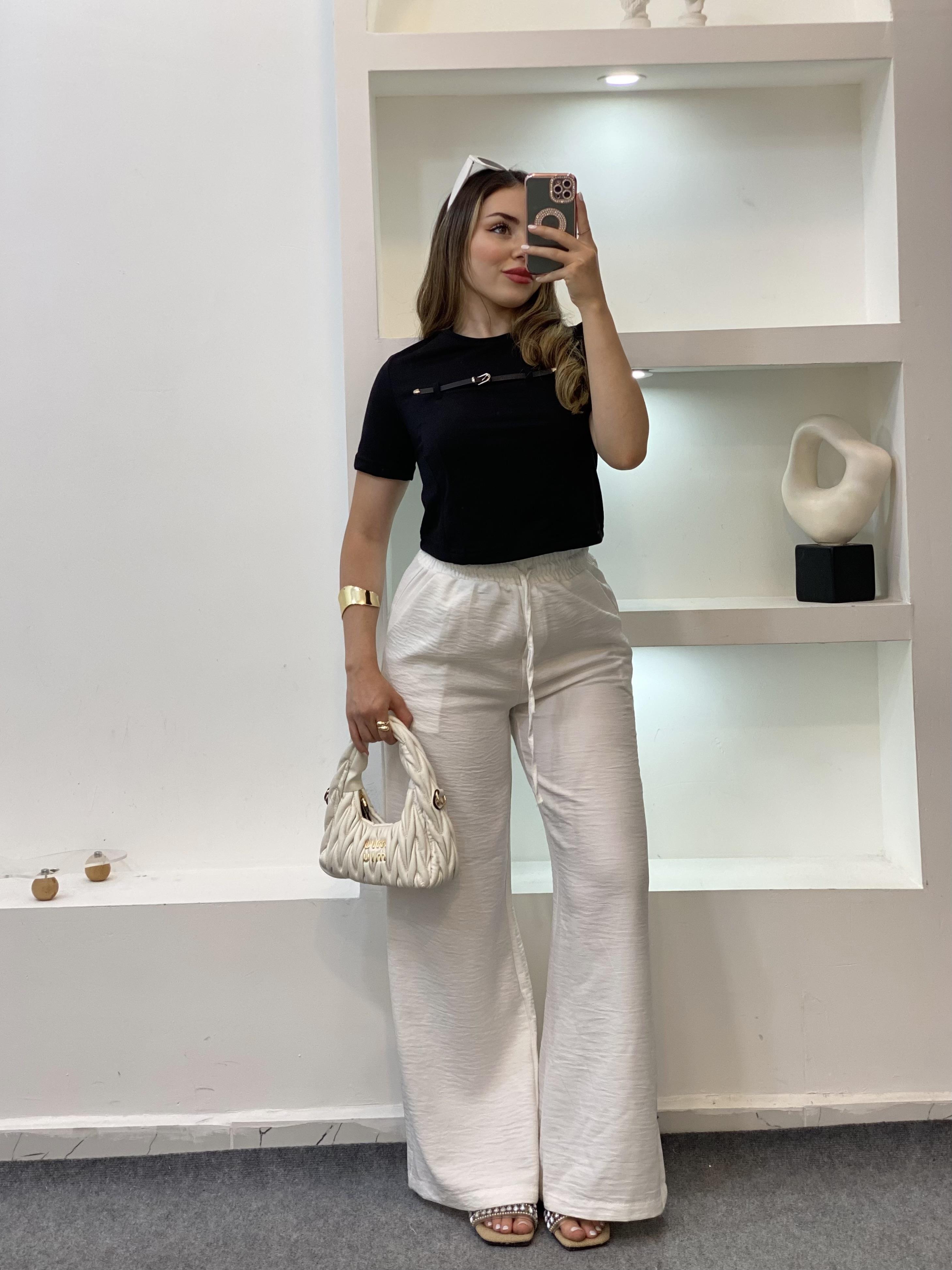 Siyah Önü Aksesuarlı Tshirt