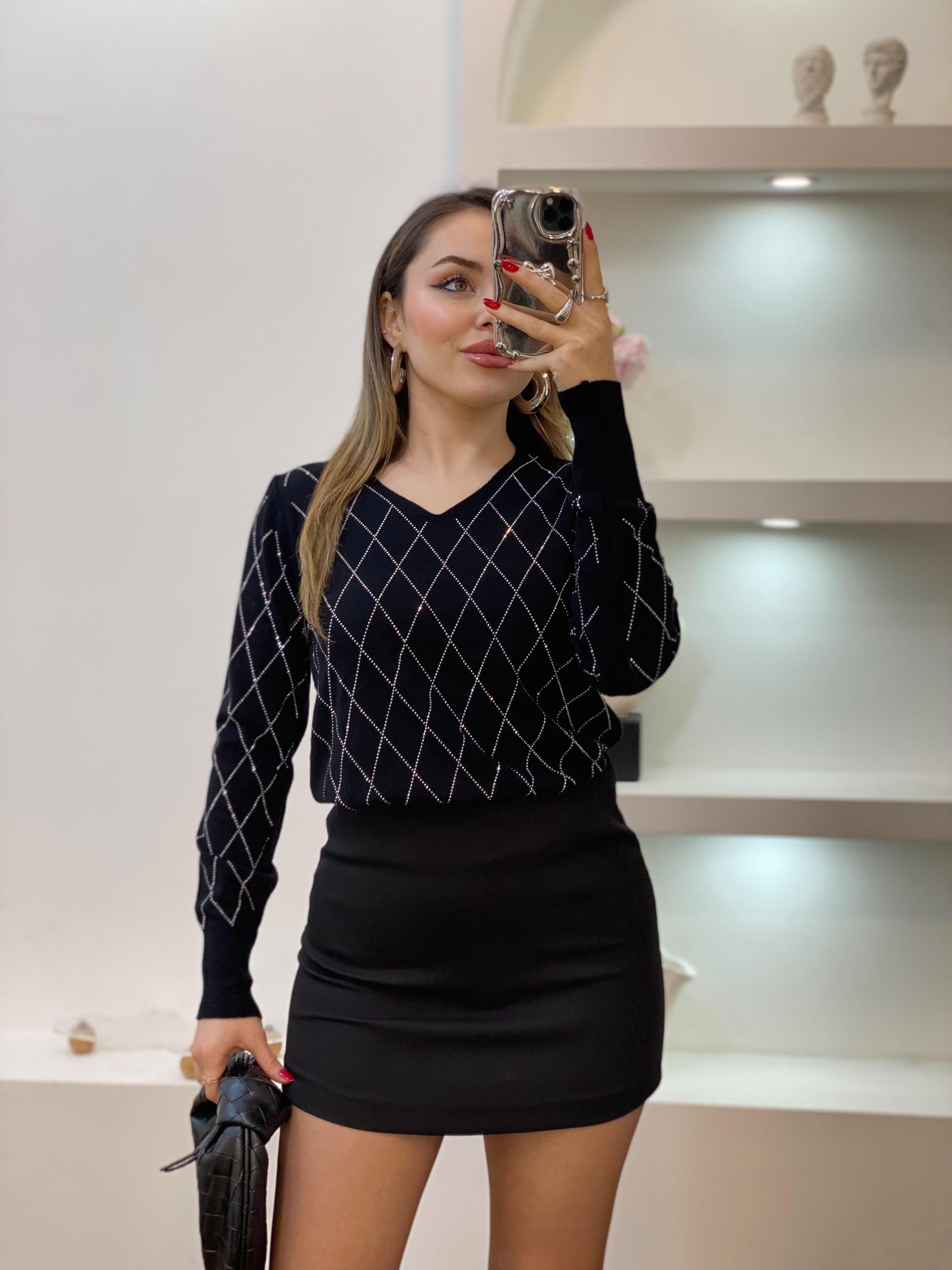 Siyah Parıltılı Taşlı Baklava Desen Triko Bluz