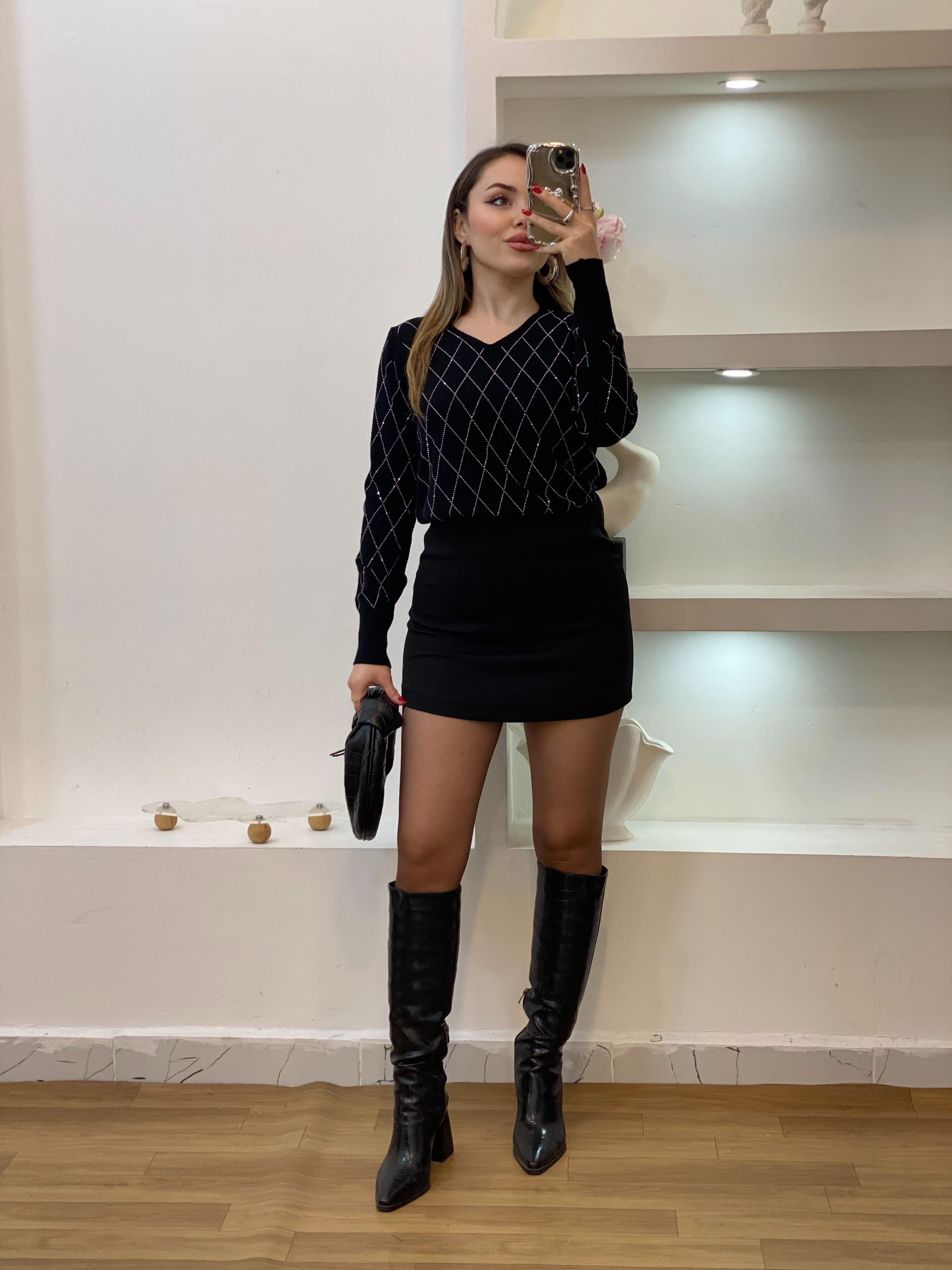 Siyah Parıltılı Taşlı Baklava Desen Triko Bluz