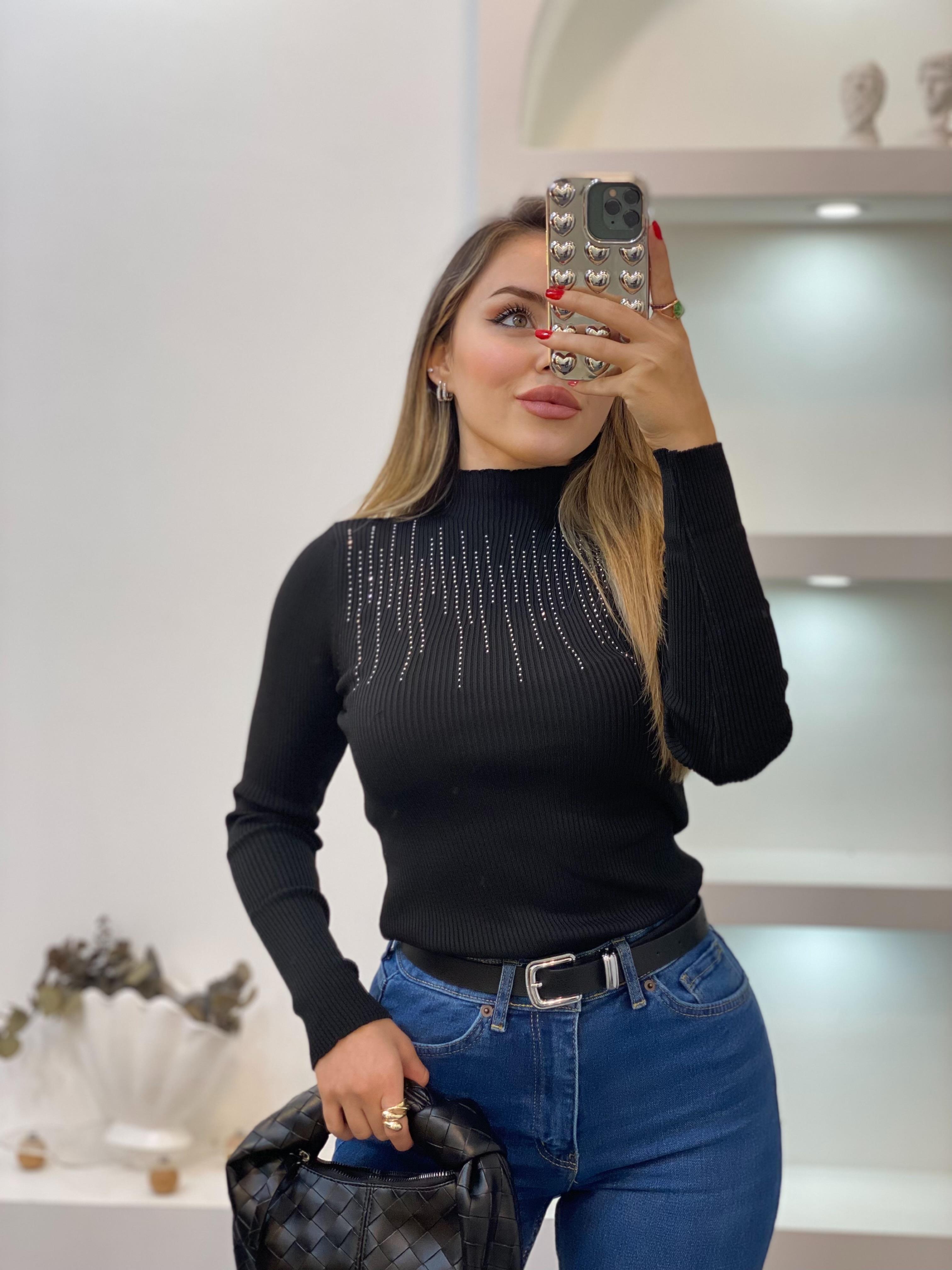 Siyah Parıltılı Taşlı Boğazlı Triko Bluz