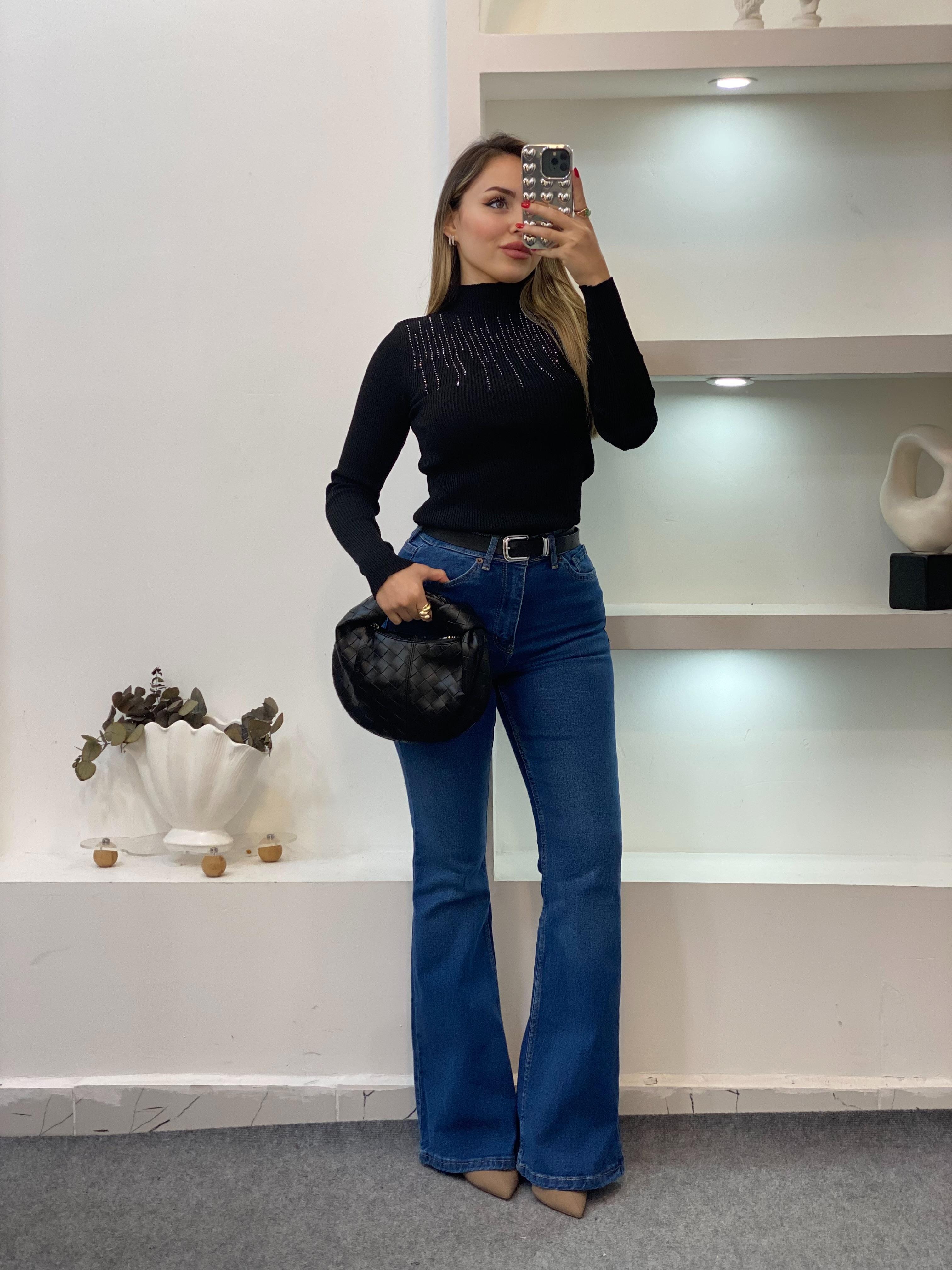 Siyah Parıltılı Taşlı Boğazlı Triko Bluz