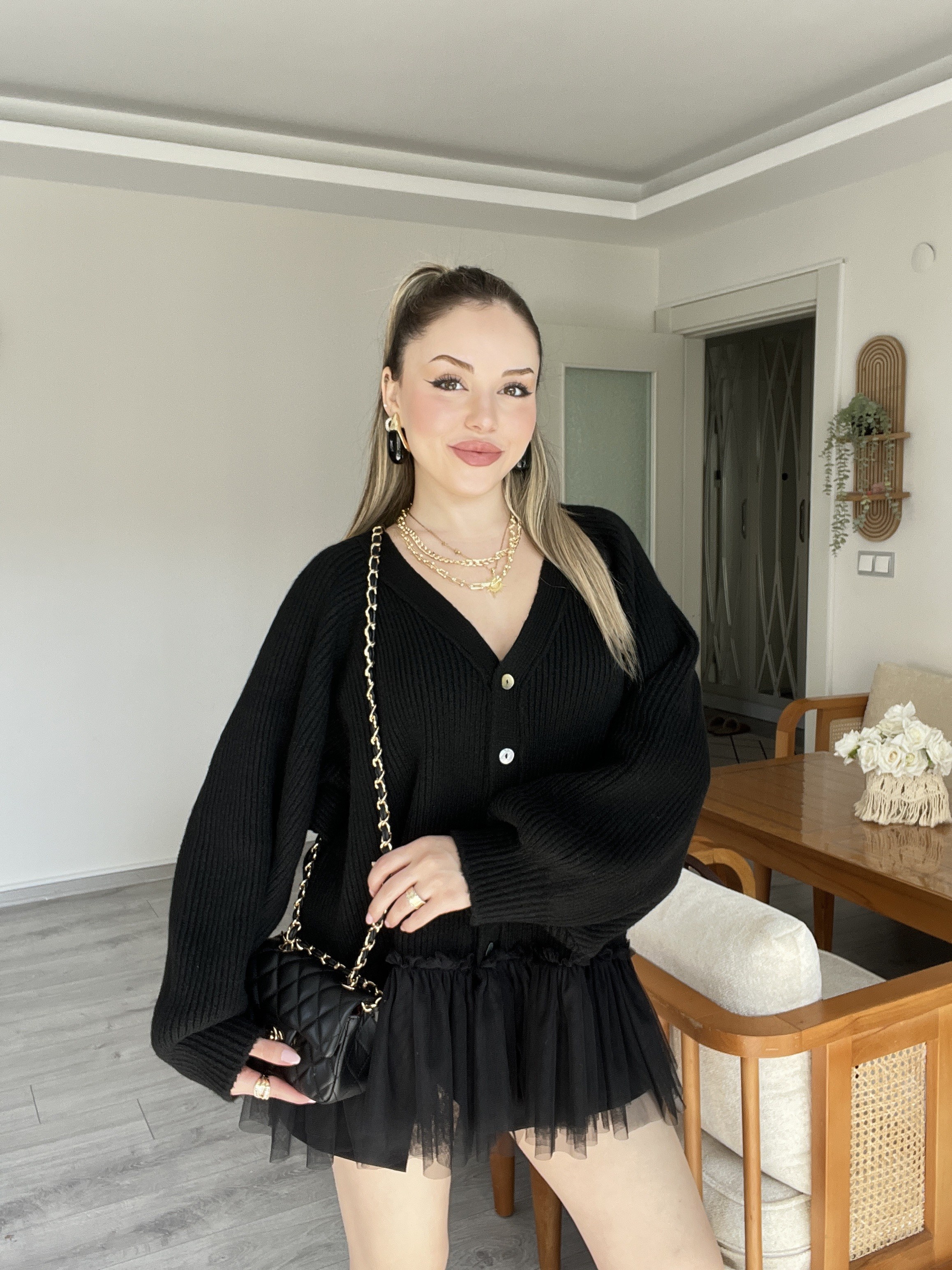 Siyah Premium Kalite Tül Detaylı Hırka