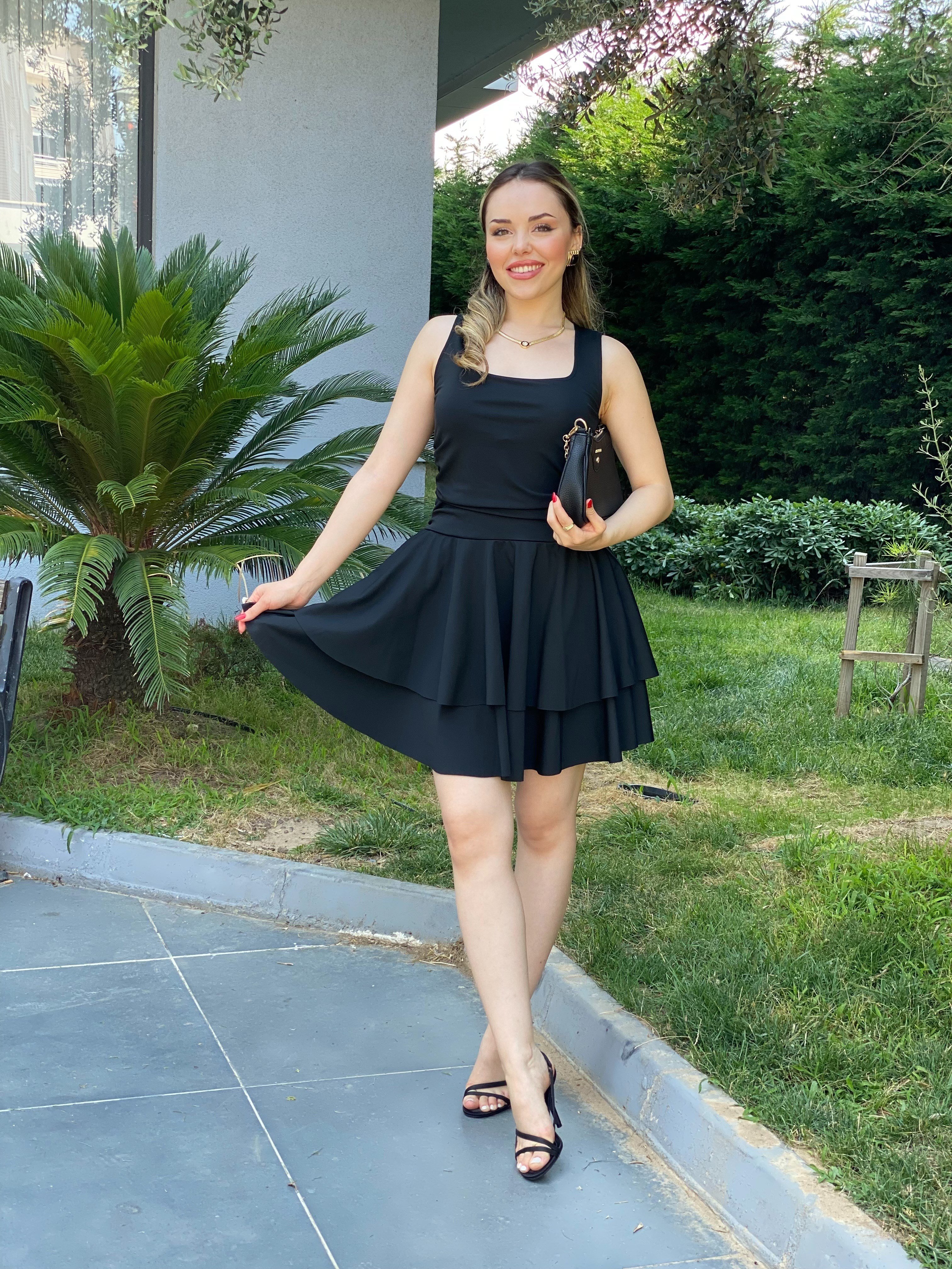 Siyah Renk Likralı Katlı Elbise 