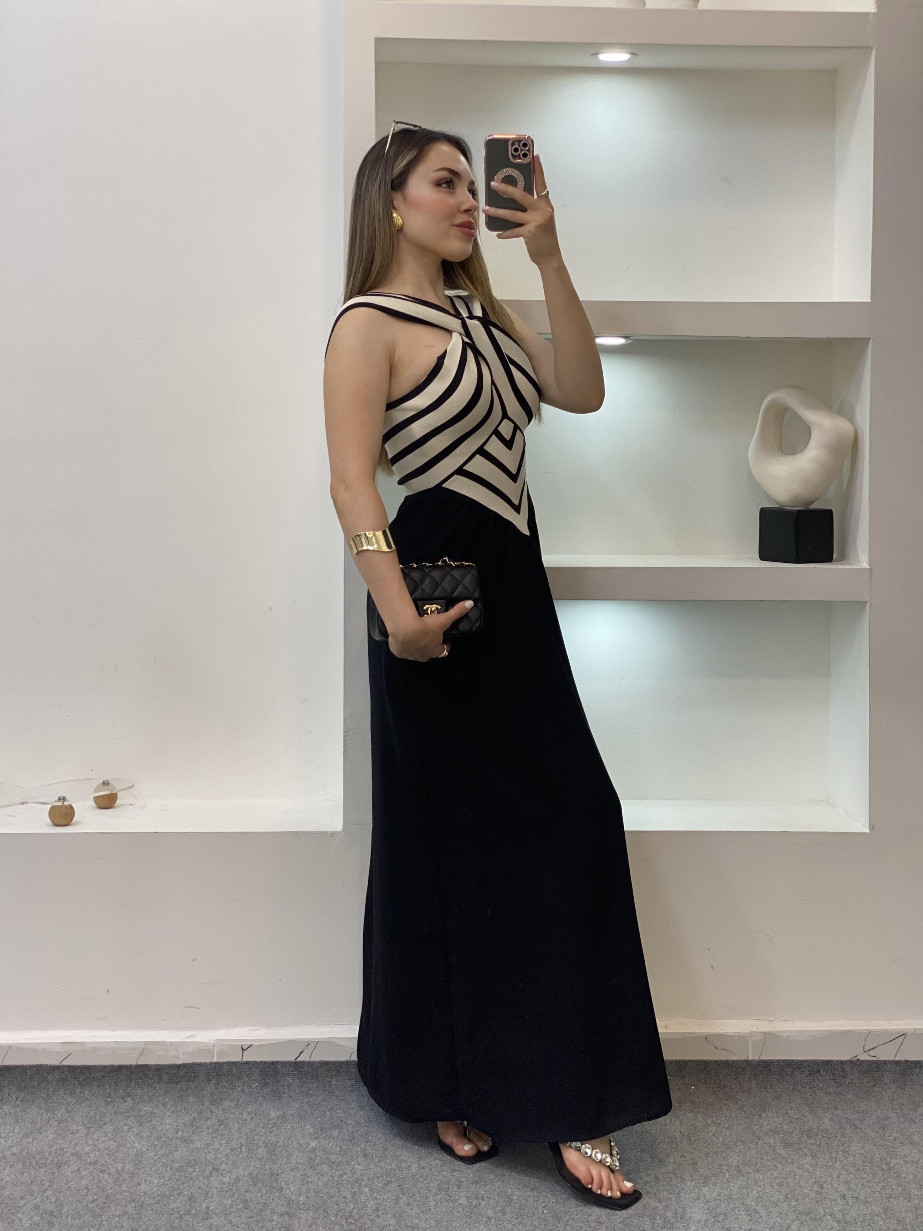 Siyah Triko Detaylı Geometrik Desenli Elbise