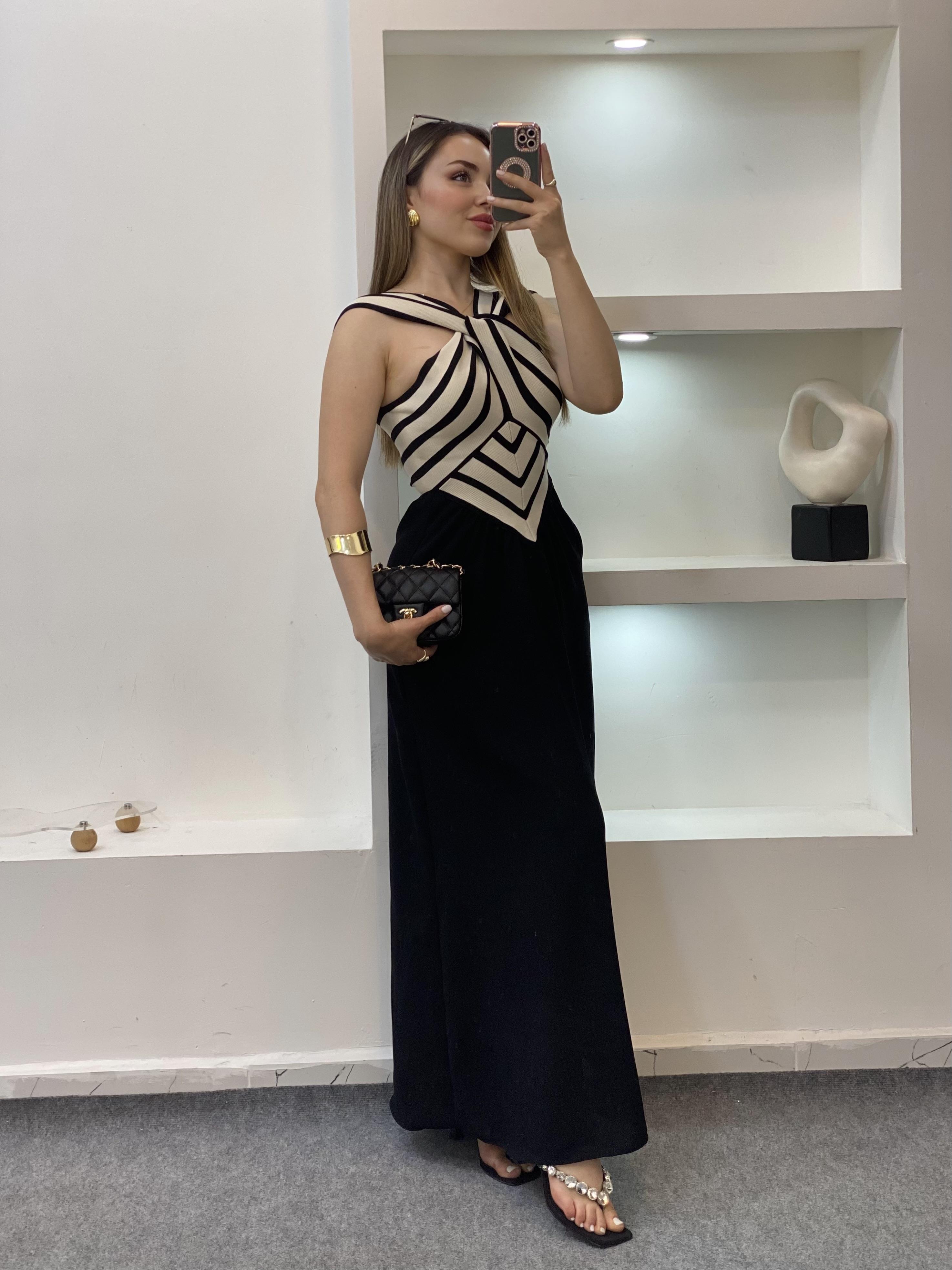 Siyah Triko Detaylı Geometrik Desenli Elbise